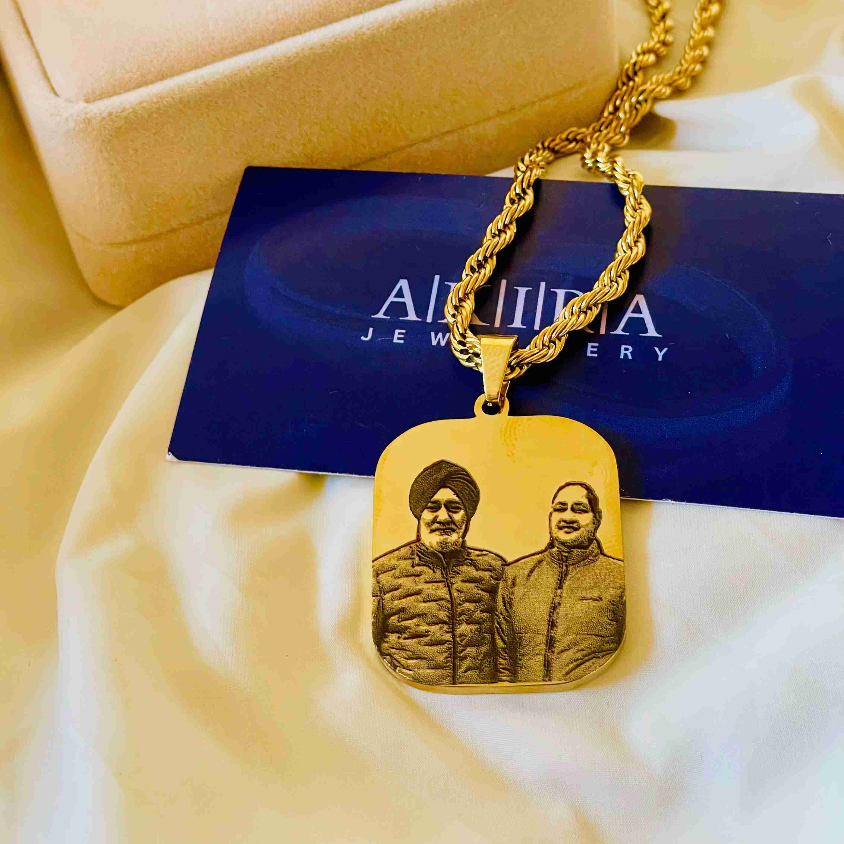 CUSTOMIZE PHOTO PENDANTS