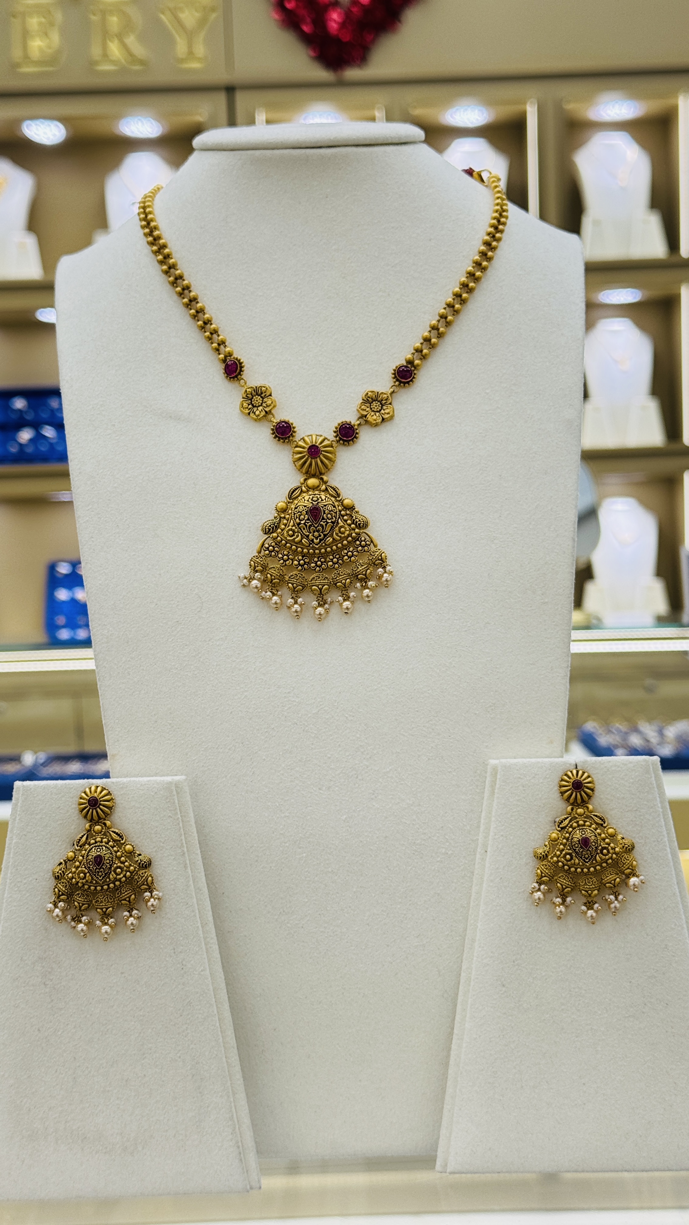 Women necklace  44.04g