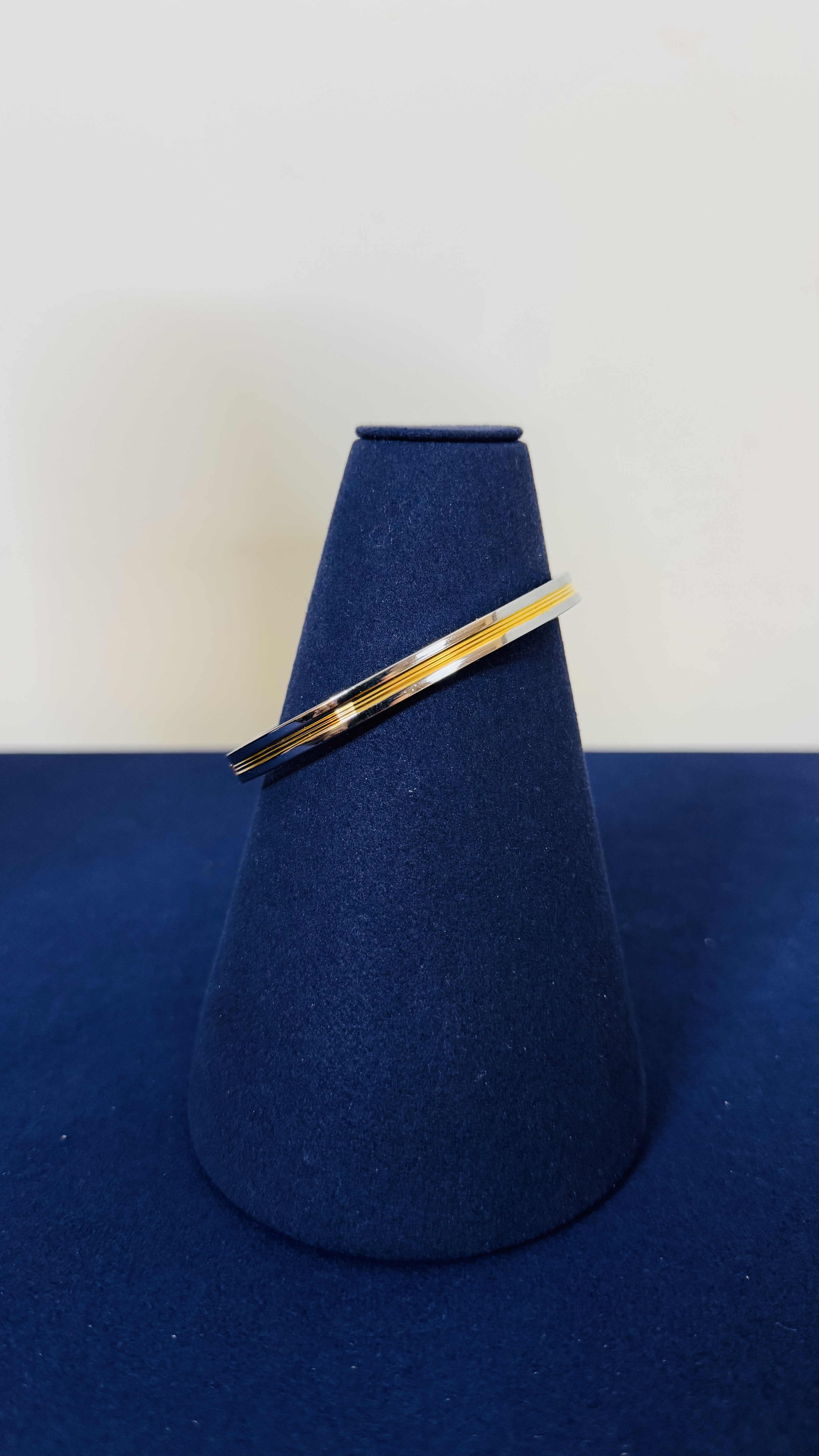 Unisex  openable Bracelet