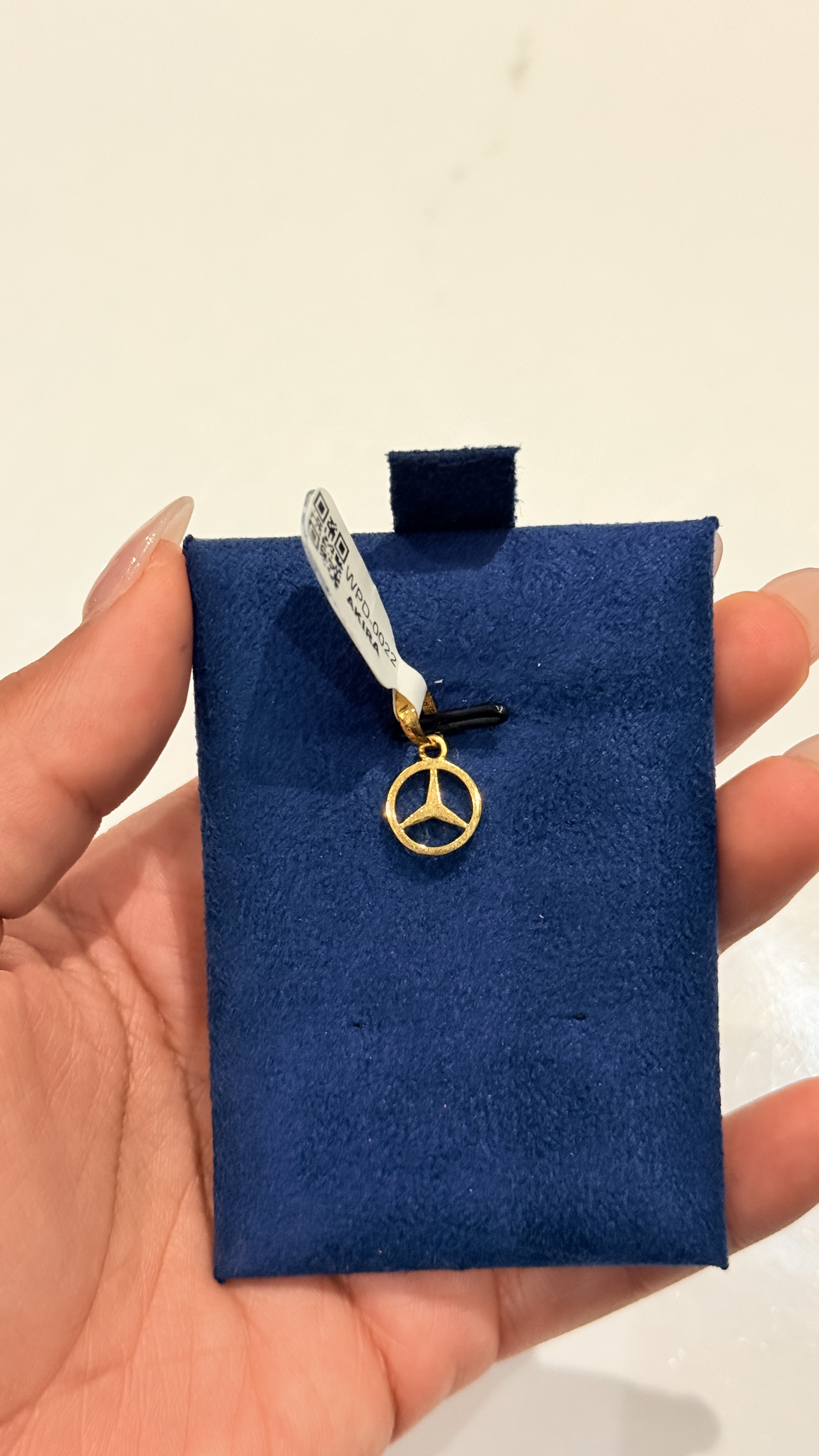 22k gold pendant 1.502 g