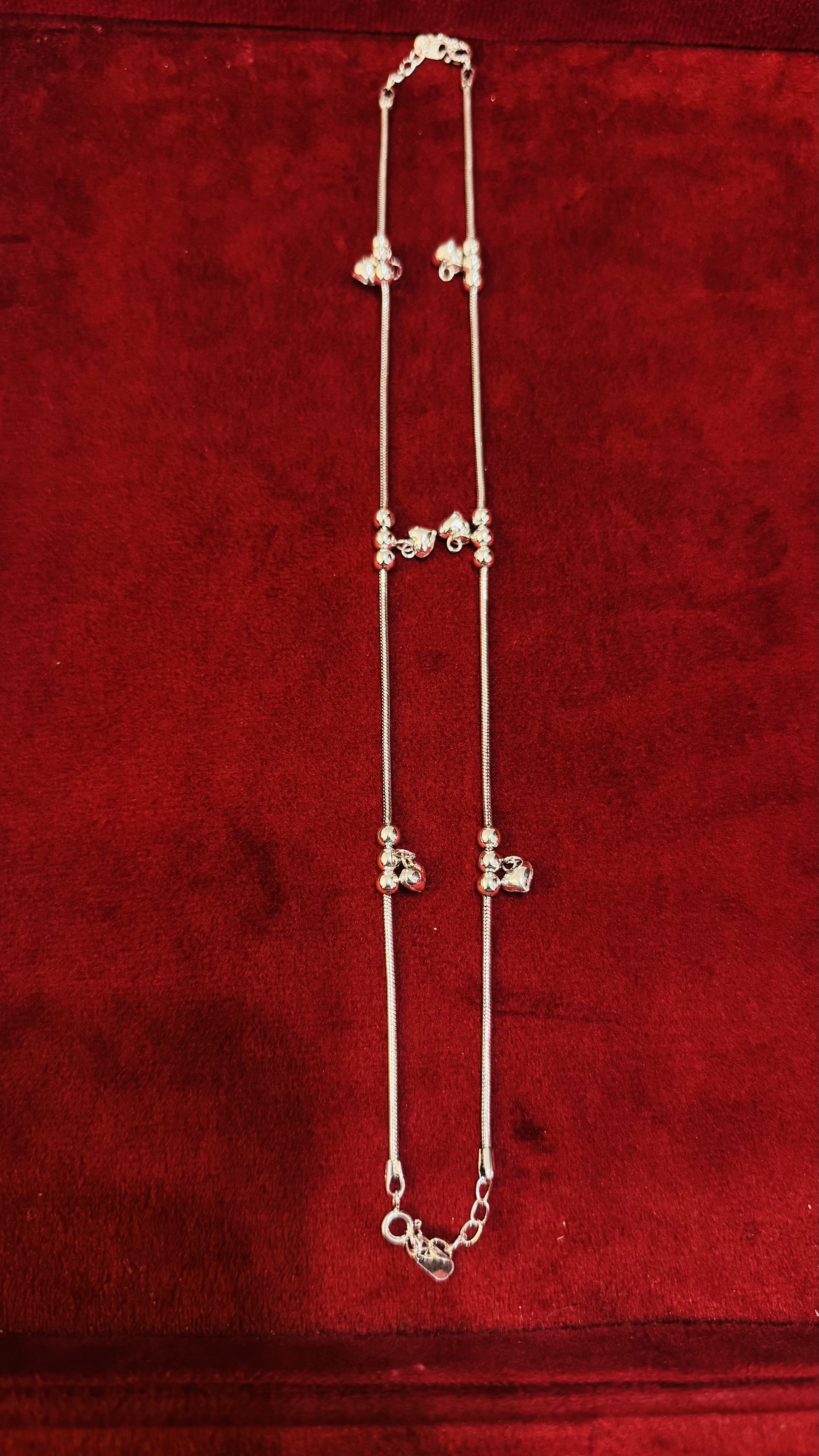 https://www.akirajewellery.com/product/SILVER%20MATAR%20ANKLETS