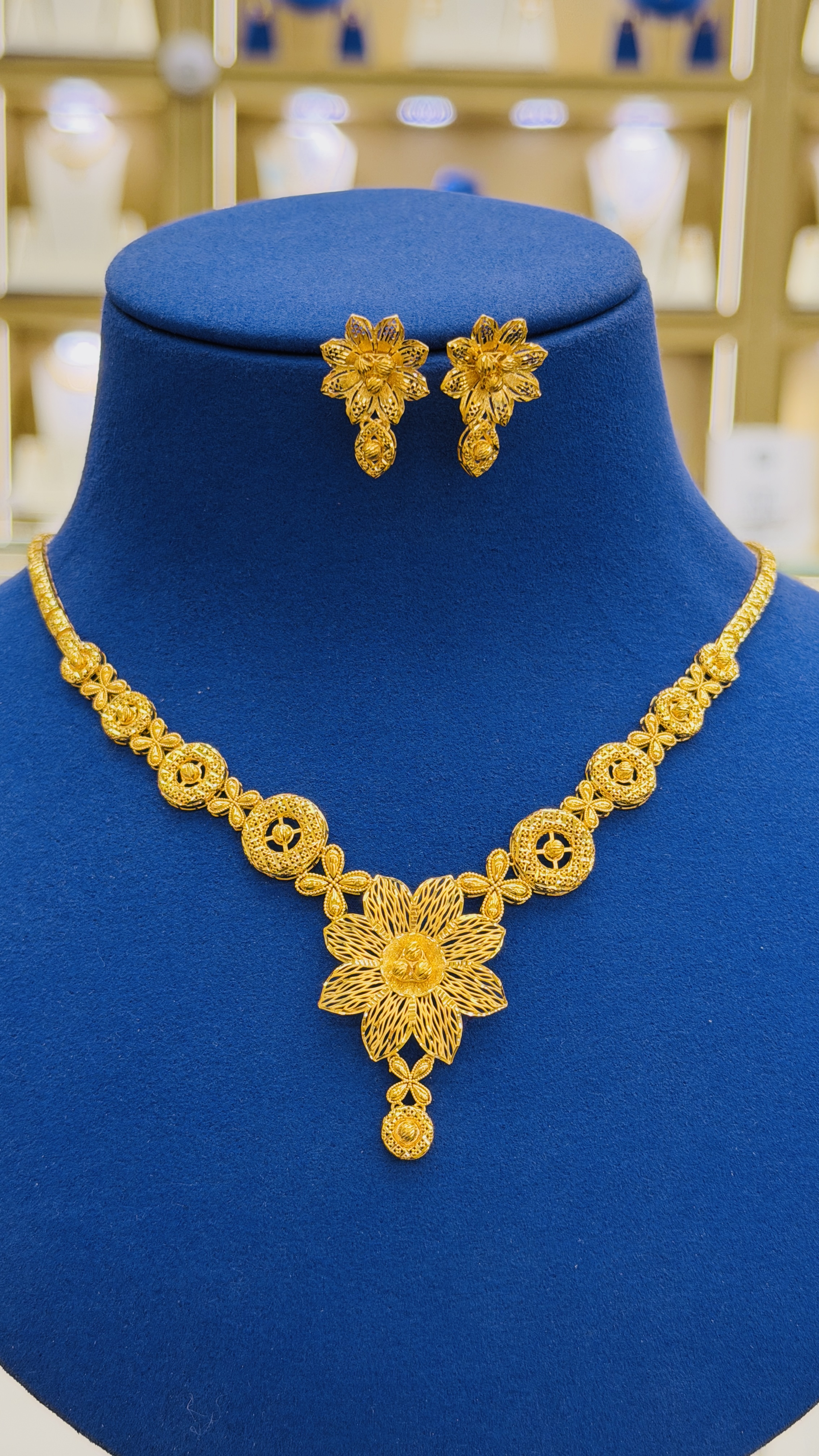 Women necklace 18.07