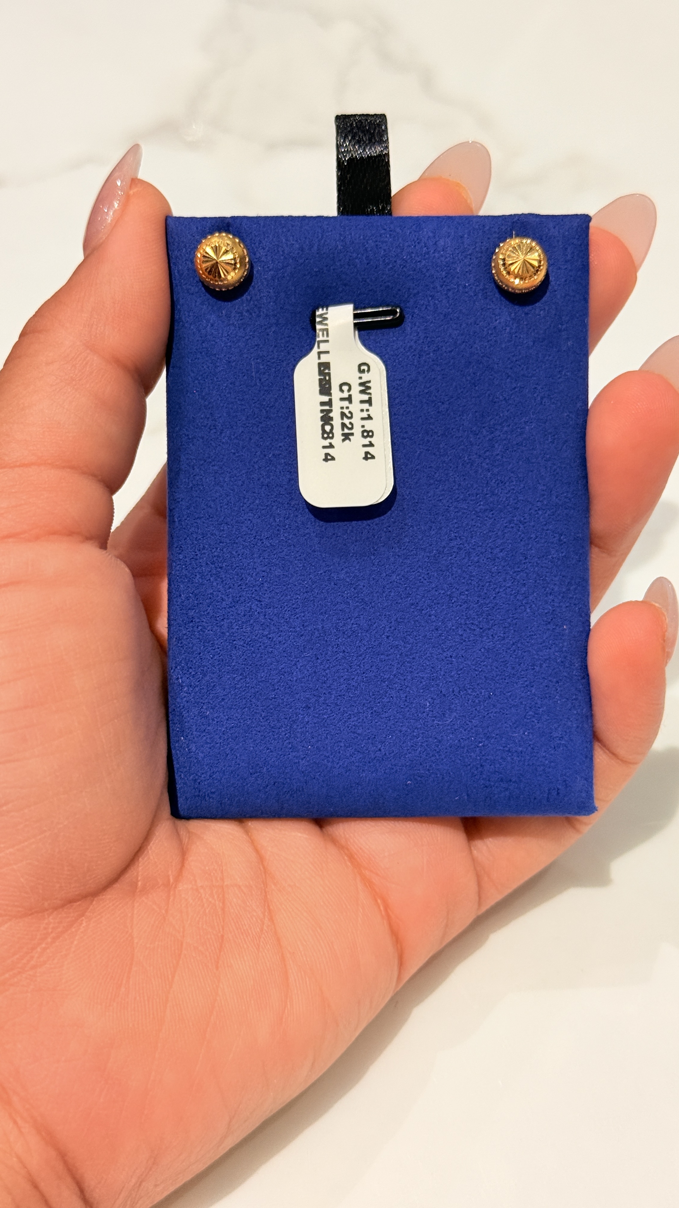 22k gold studs 1.814 g