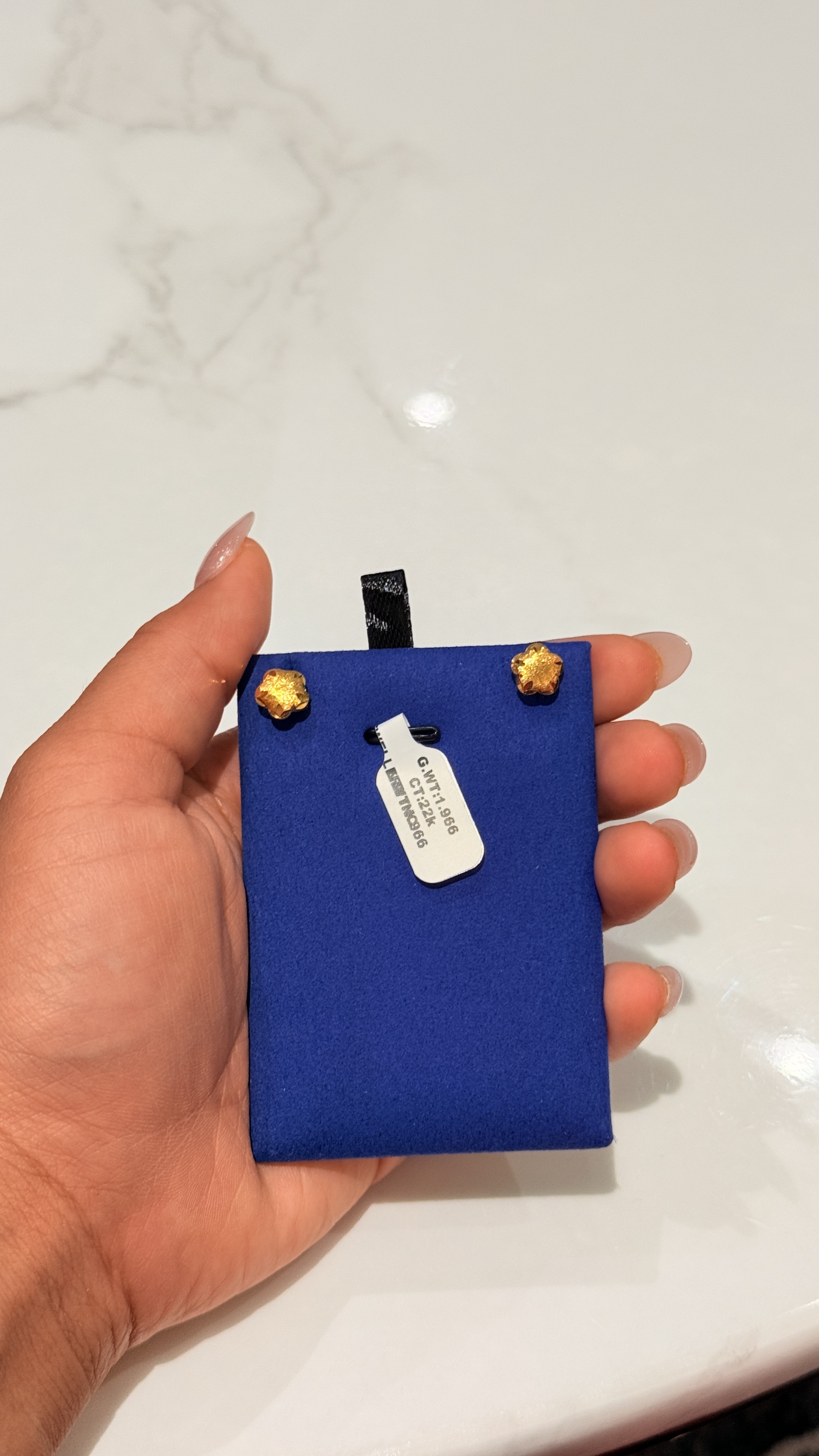 22k  gold studs 1.966 g