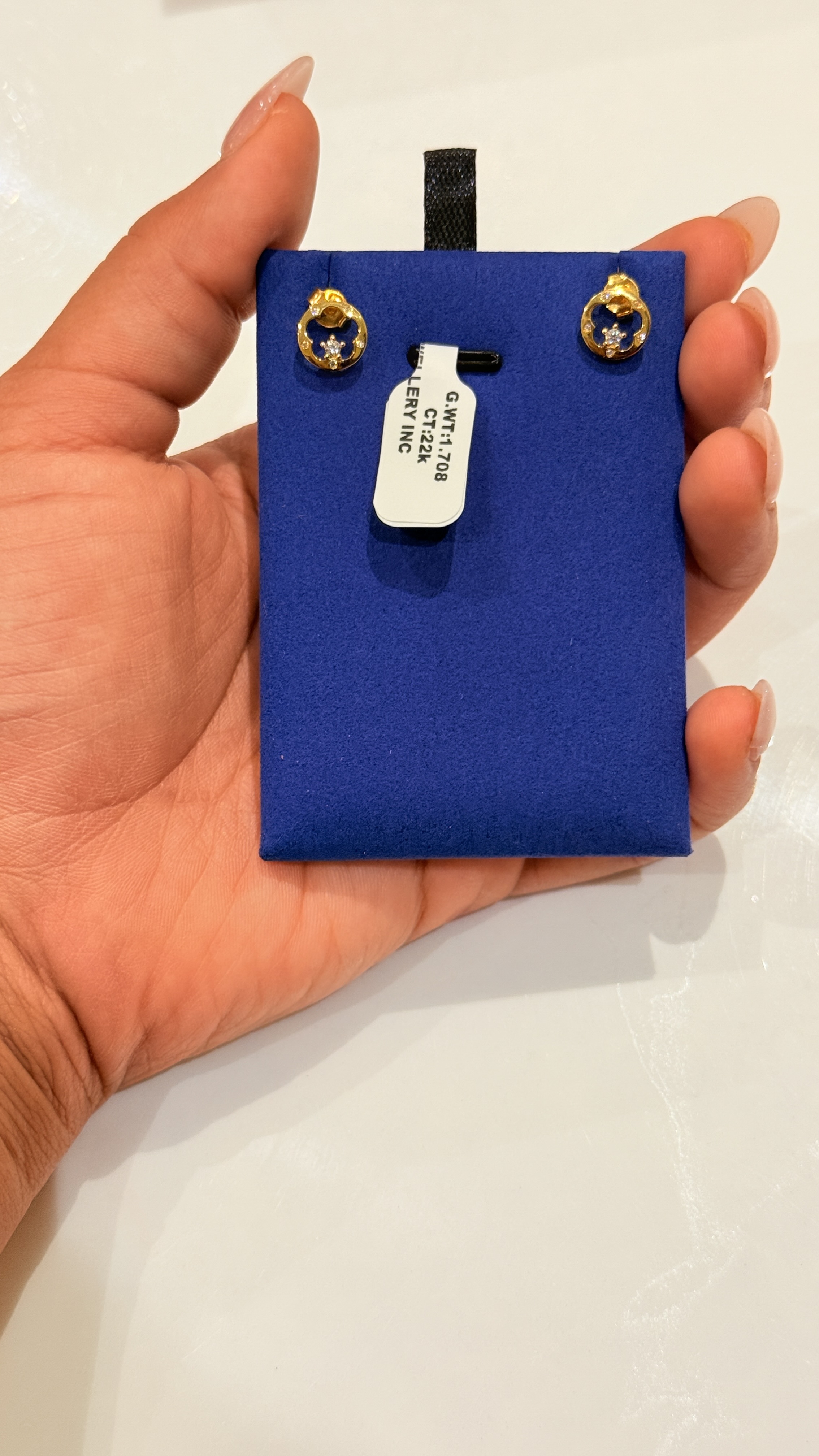 22k gold studs 1.708 g