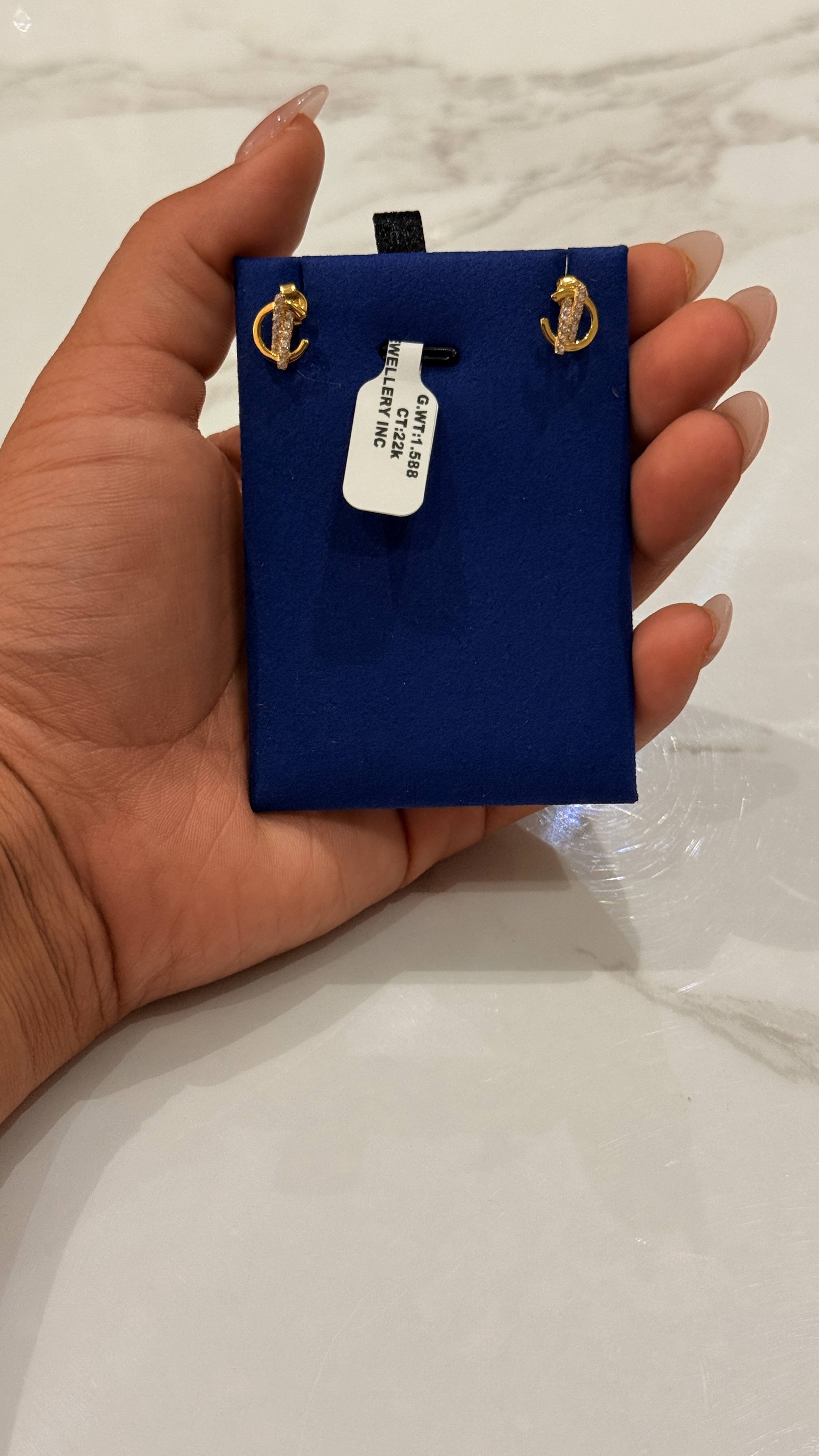 22k gold studs 1.588g