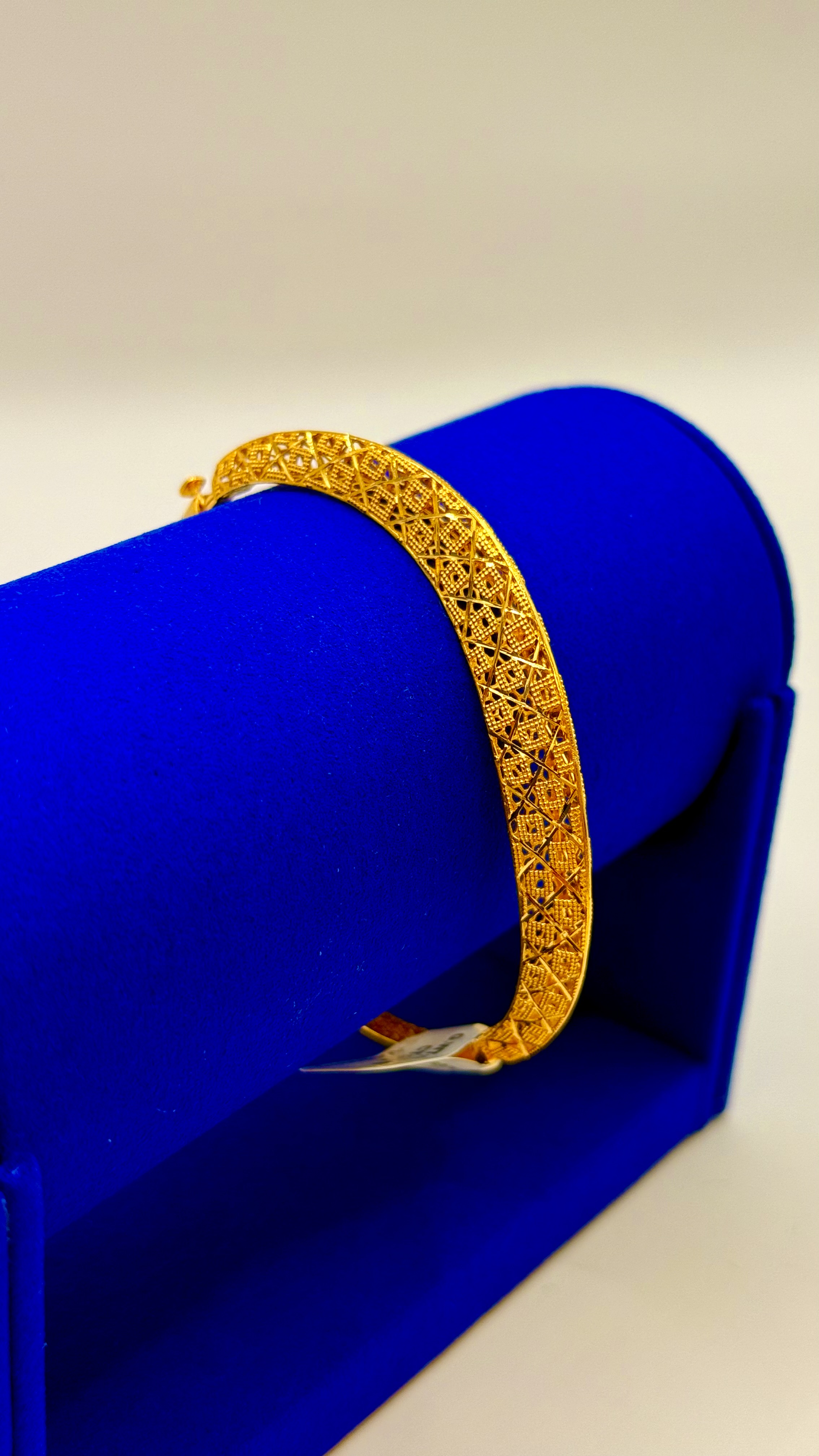 Women bracelet 10.22