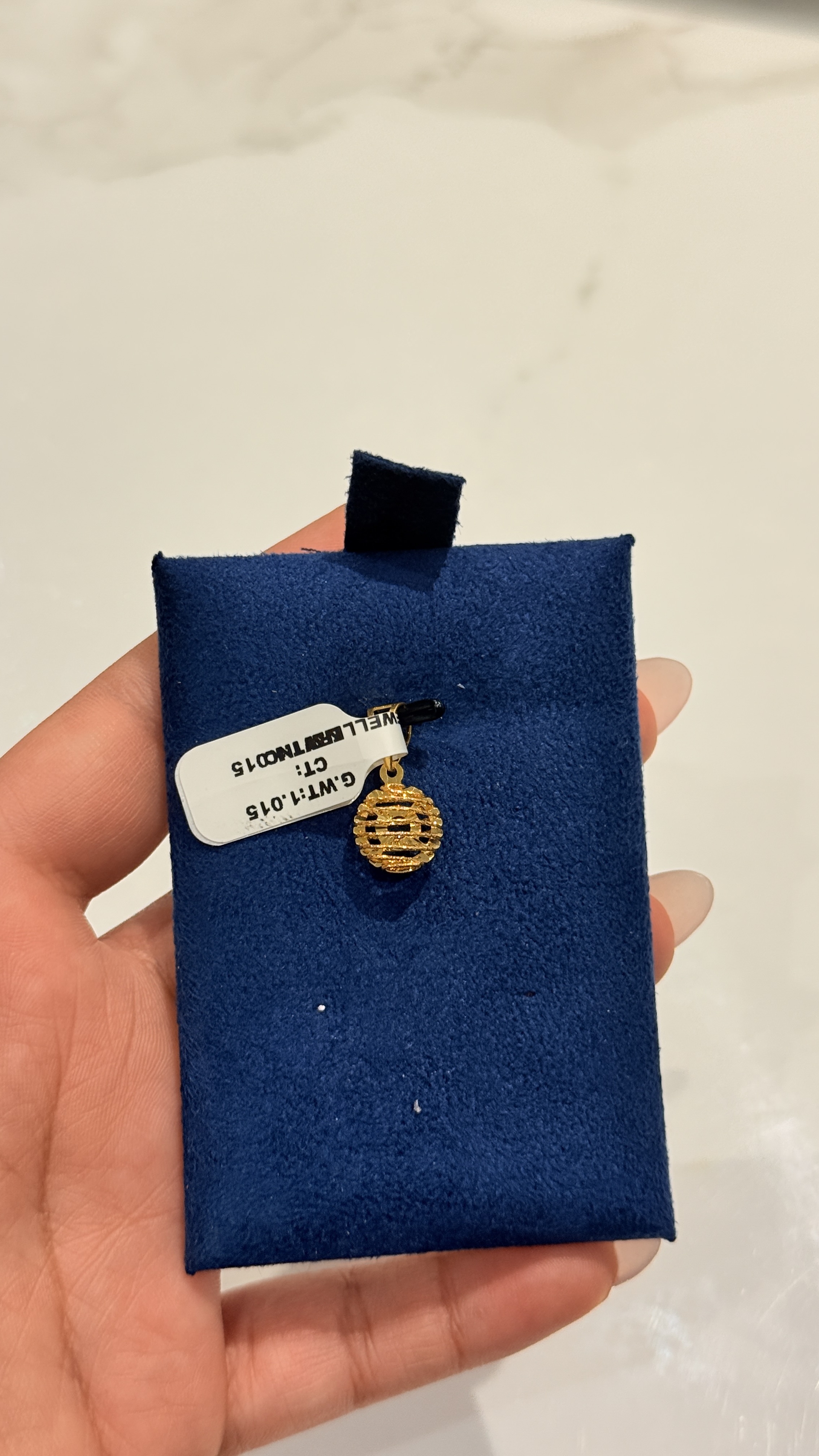 https://www.akirajewellery.com/product/22%20k%20gold%20pendant%201.015%20g