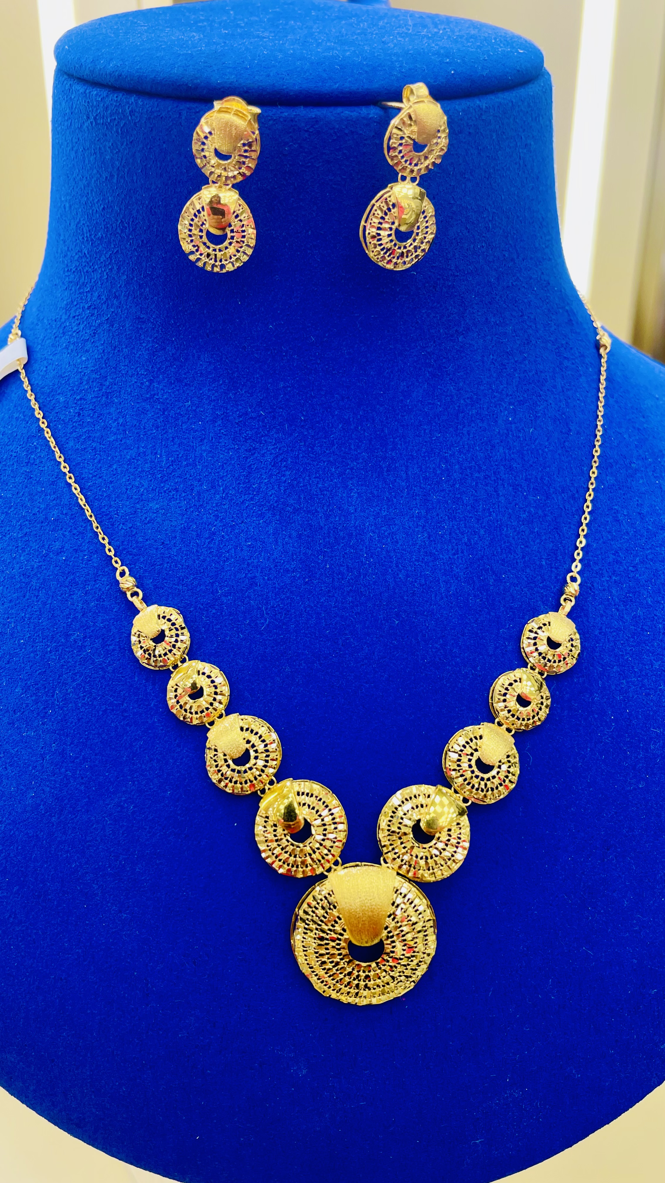 Women necklace 9.69 g