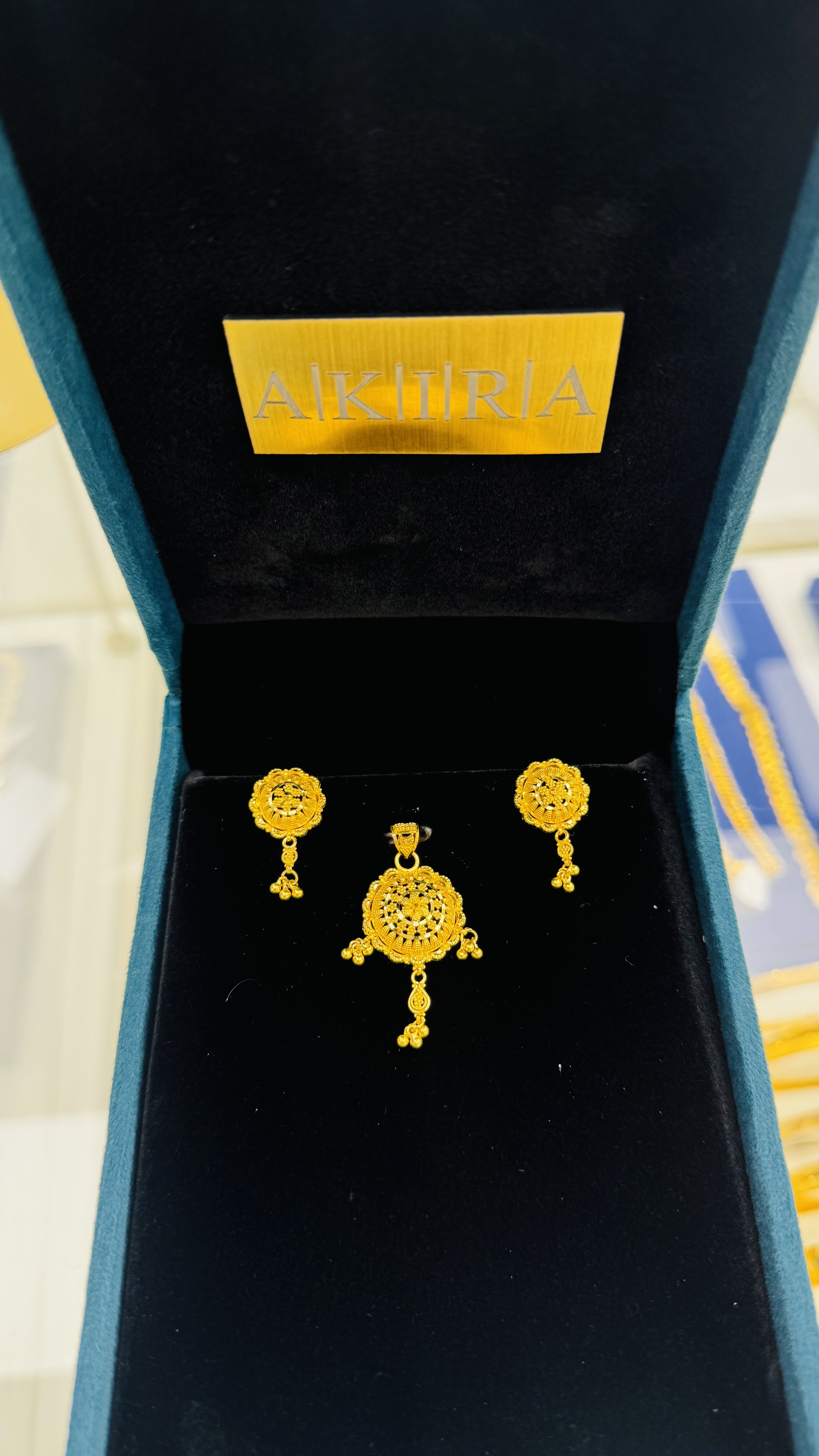 Women Pendant Set 8.06g
