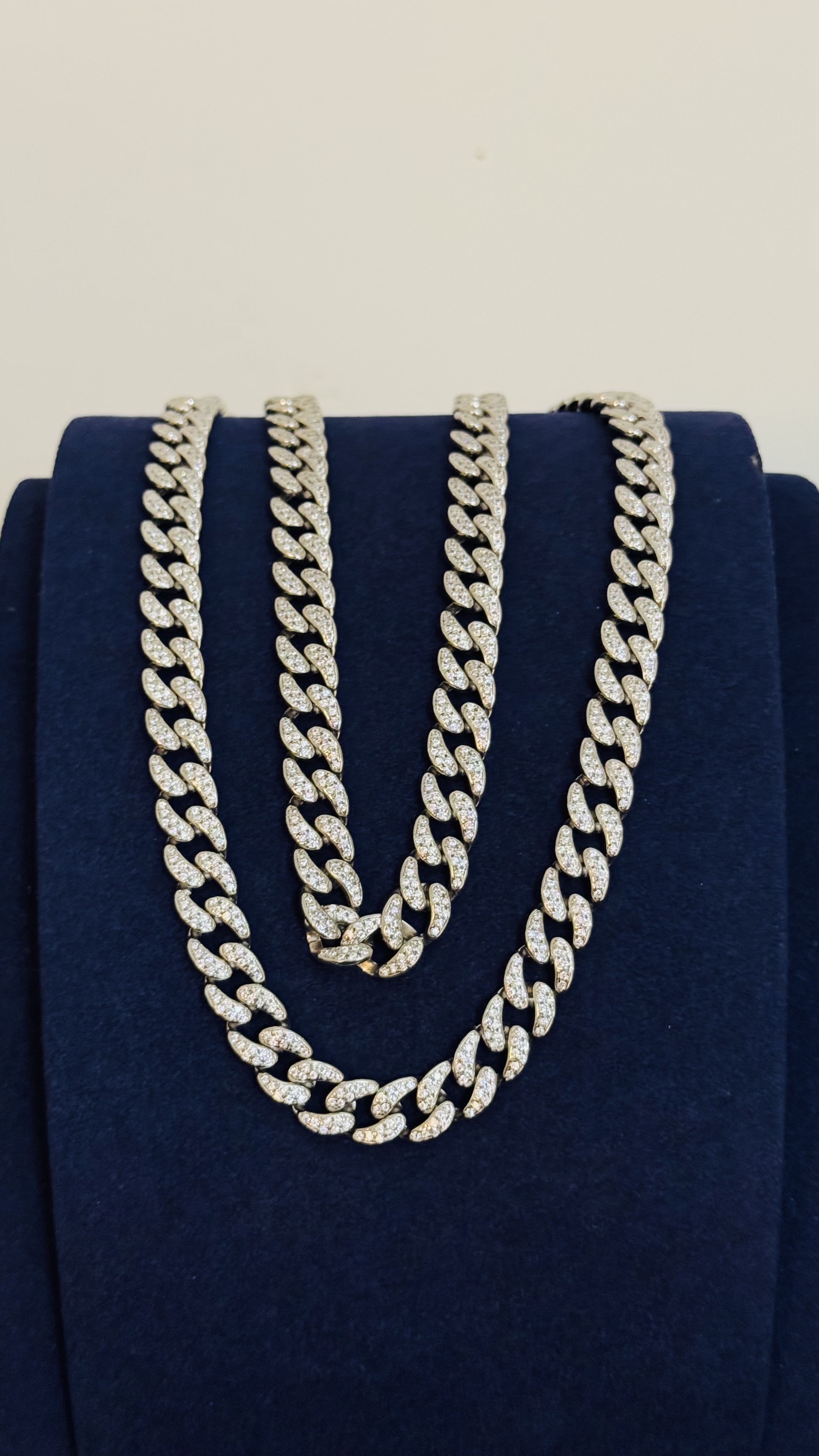 Round link silver chain