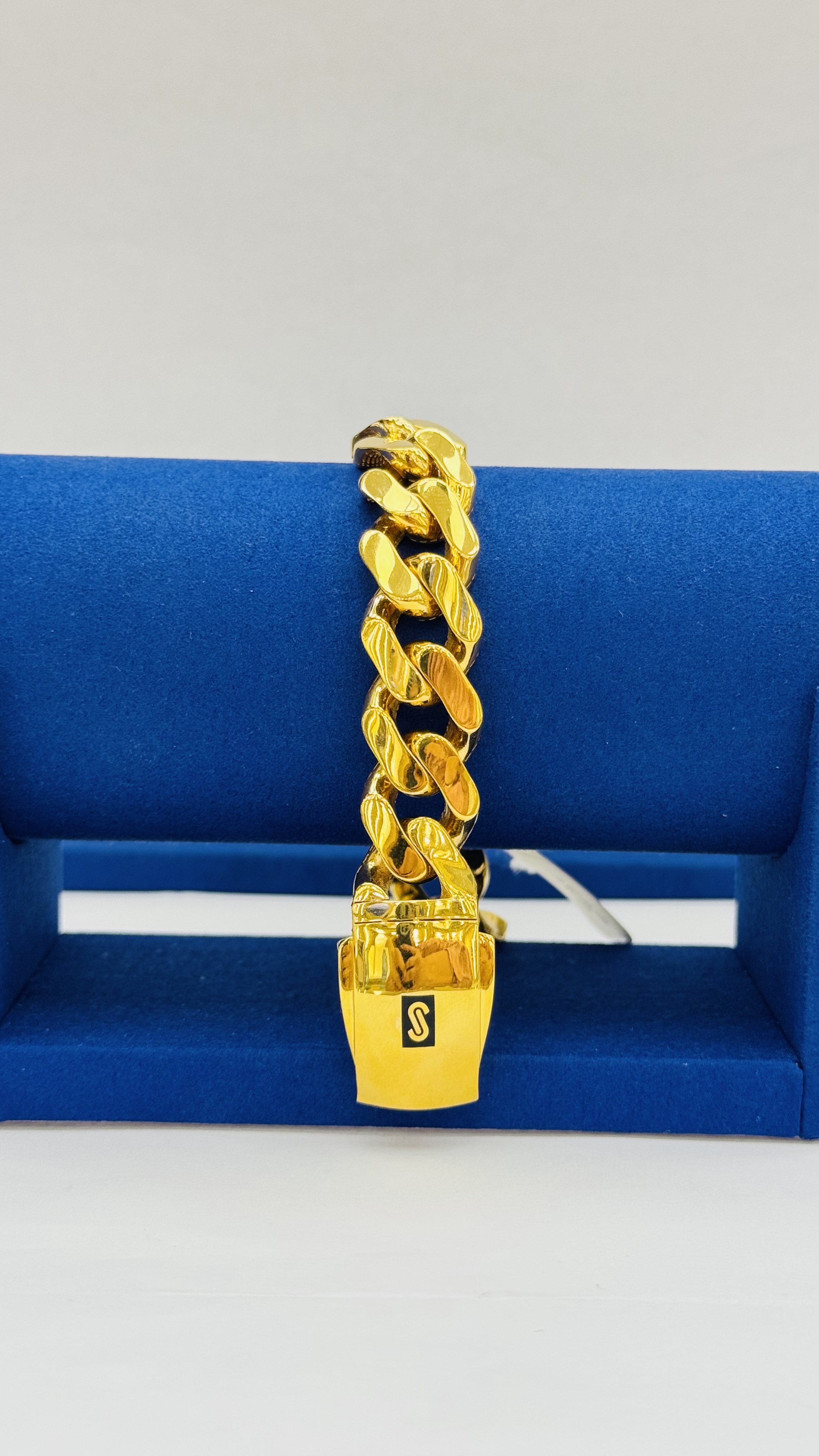 Men Bracelet 35.10g