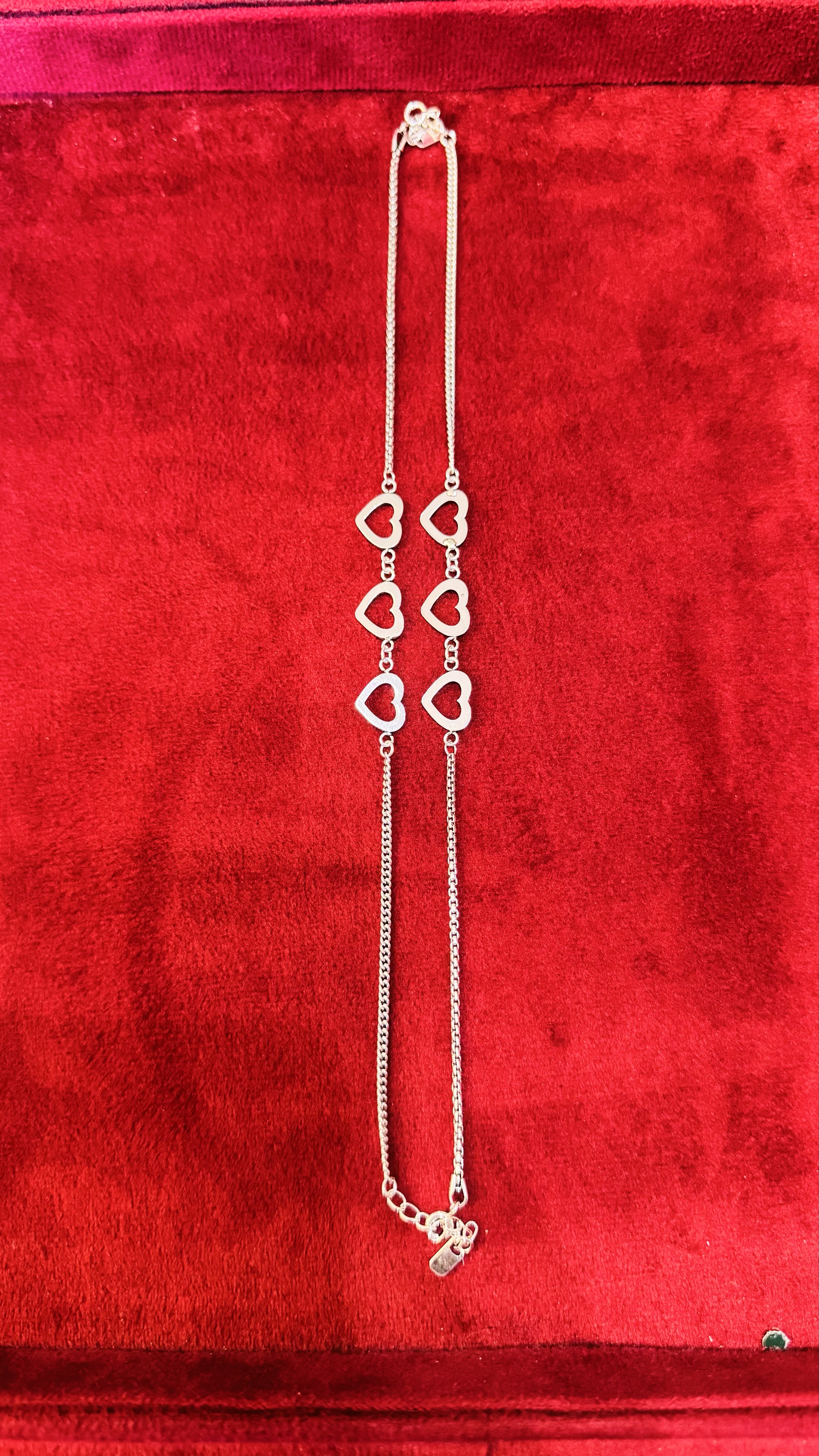 HEART DESIGN ANKLETS