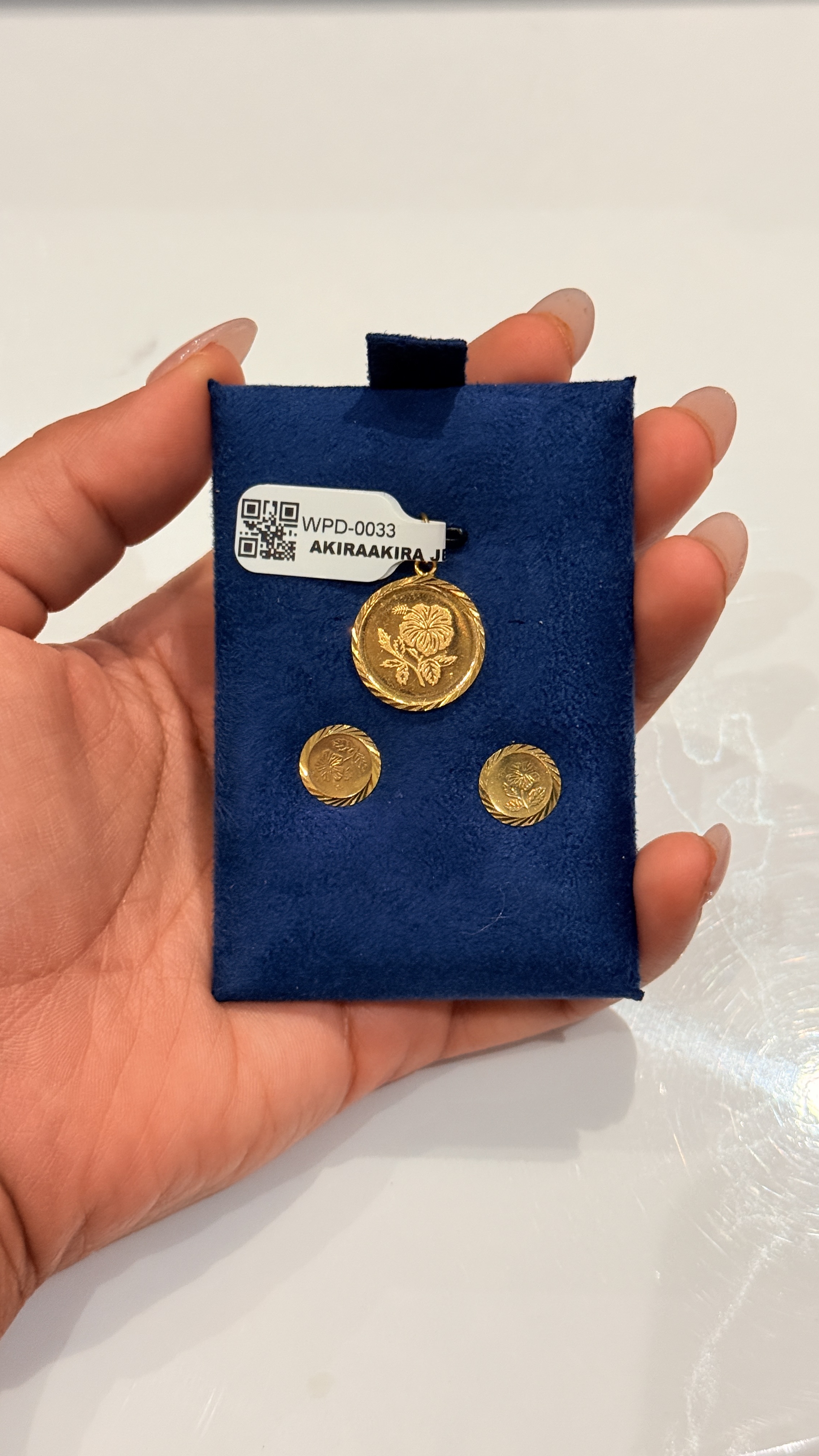 22k gold pendant set 2.303 g