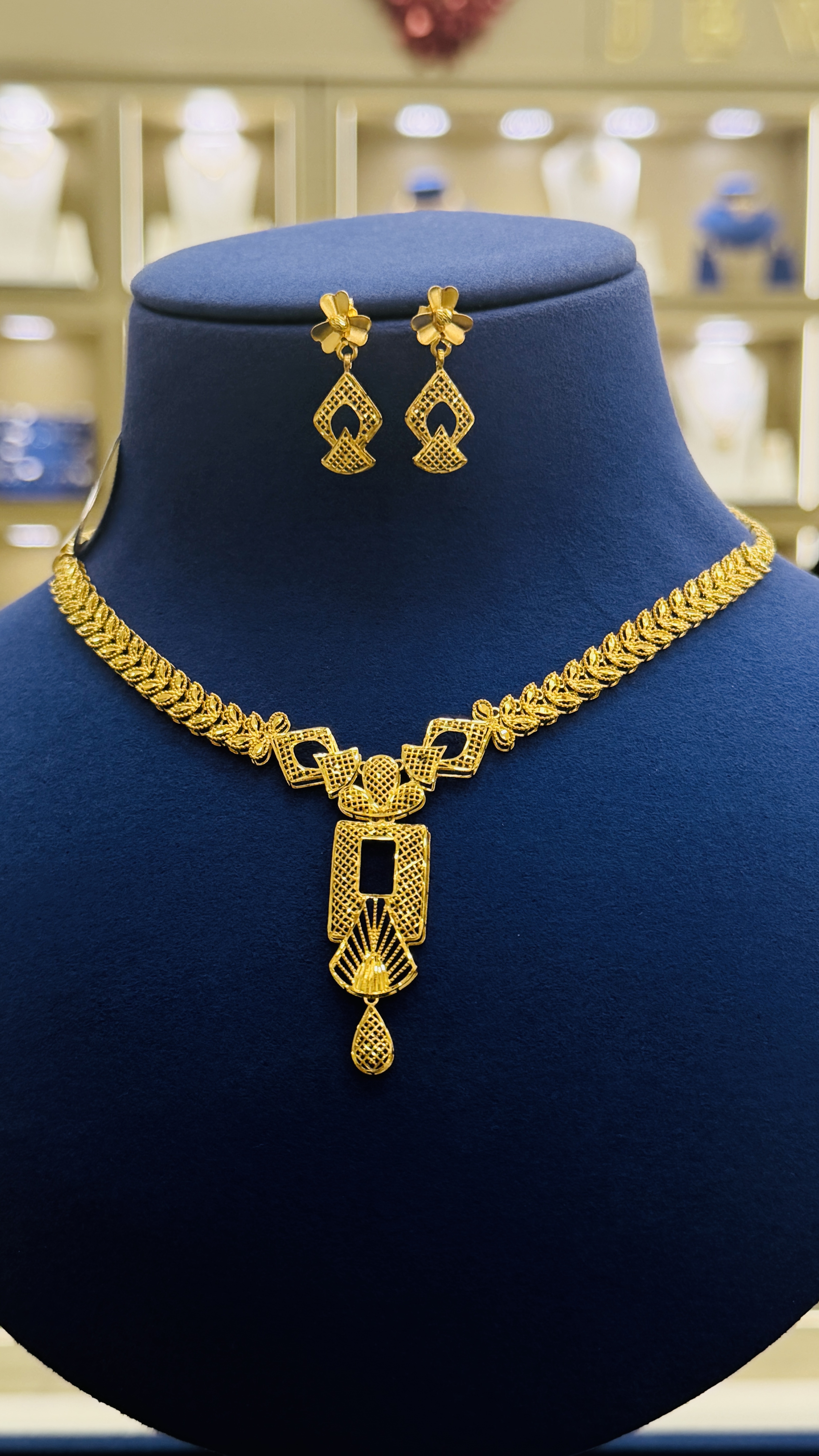 Women necklace 15.05