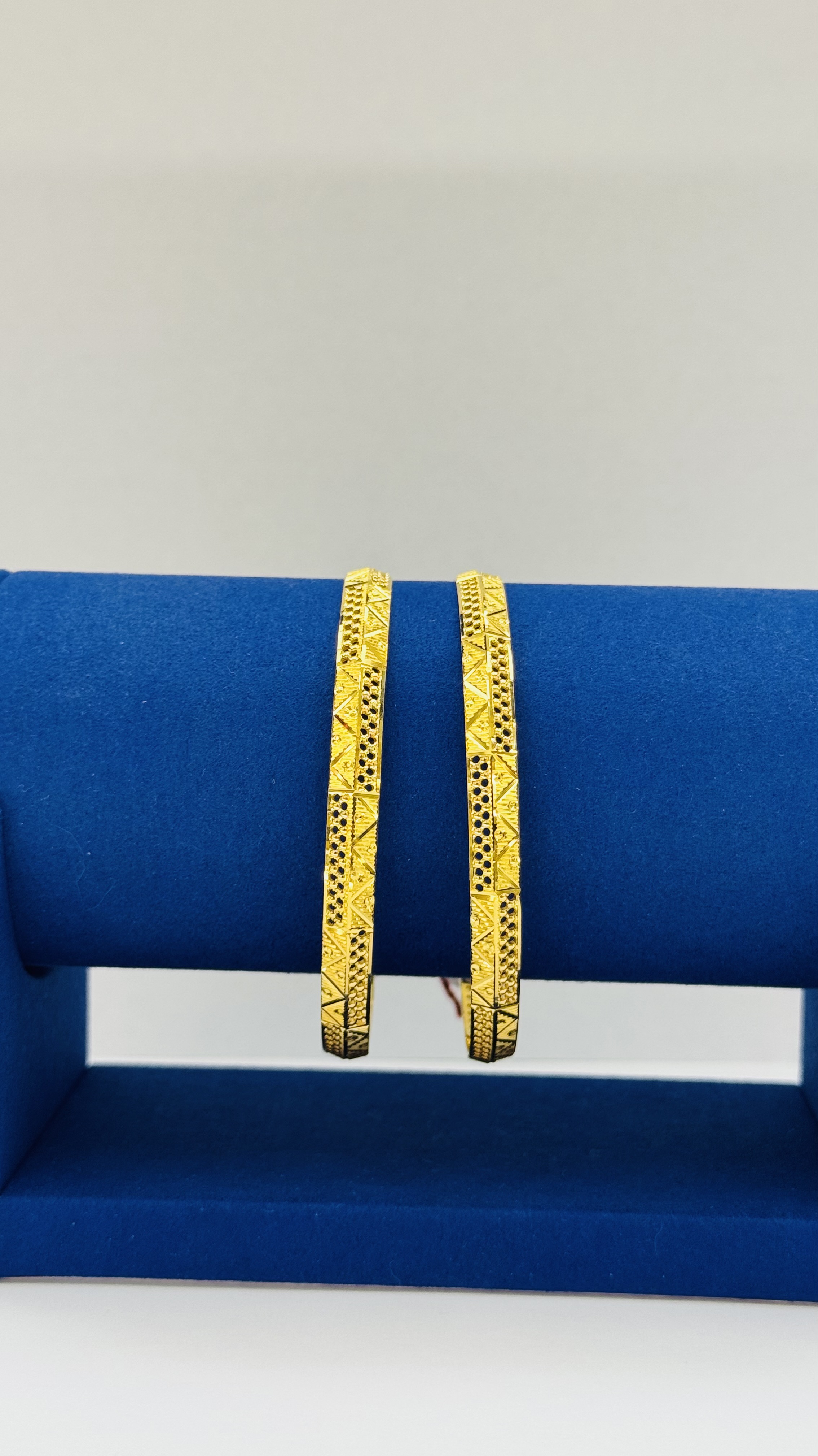 Women Bangle 22.48g