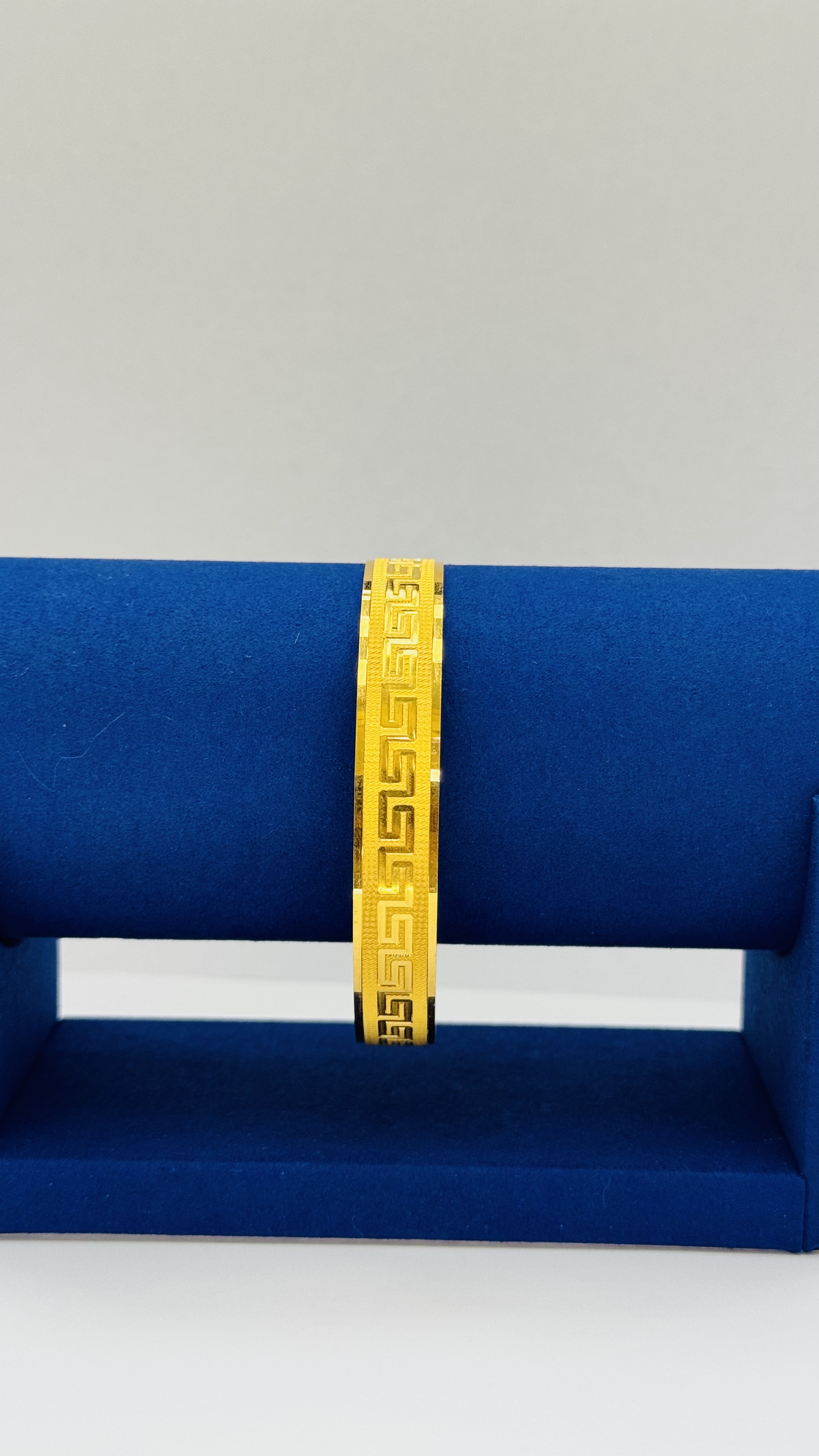 Women Bangle 18.48g