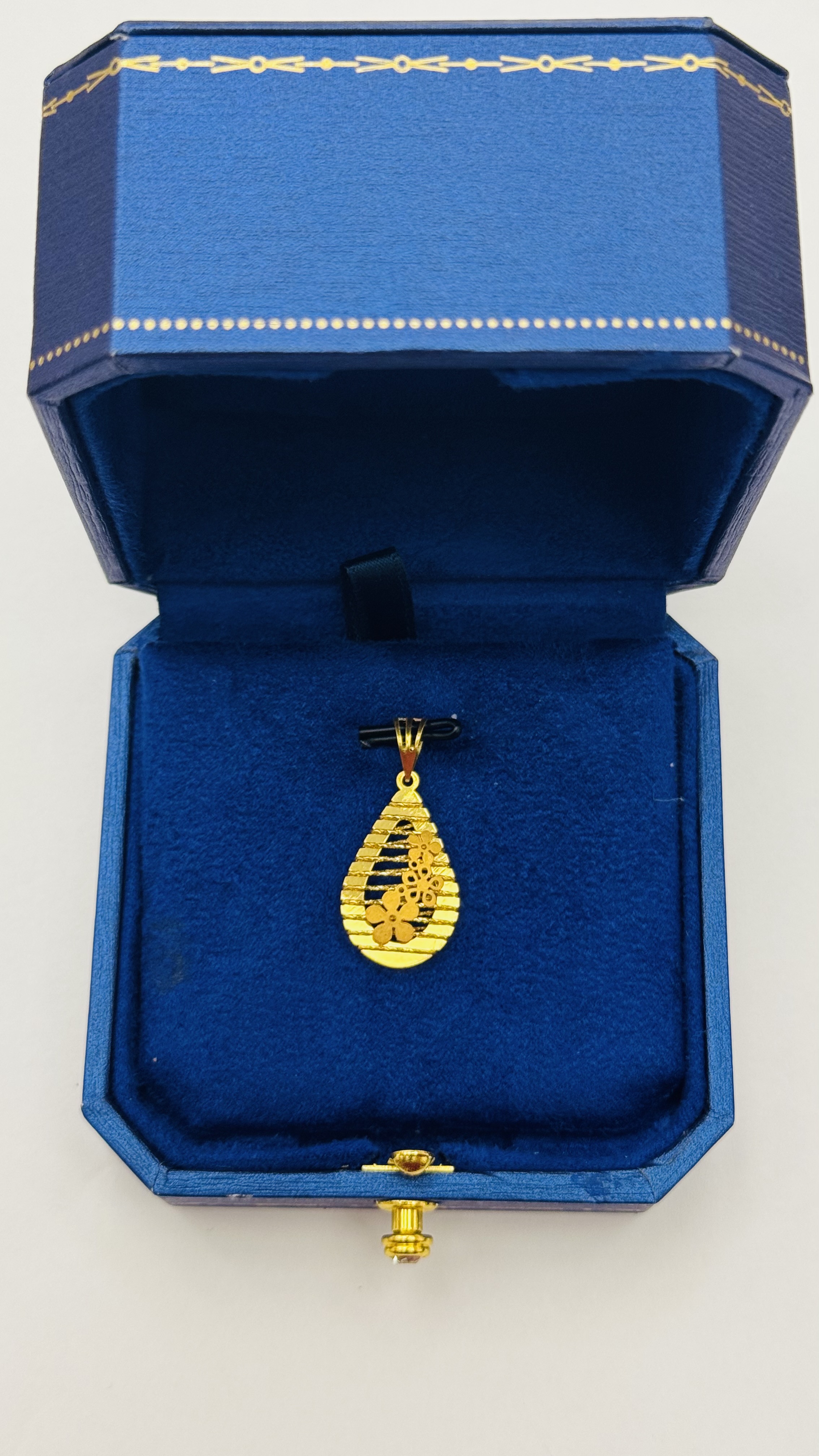 Women Pendant 2.58g