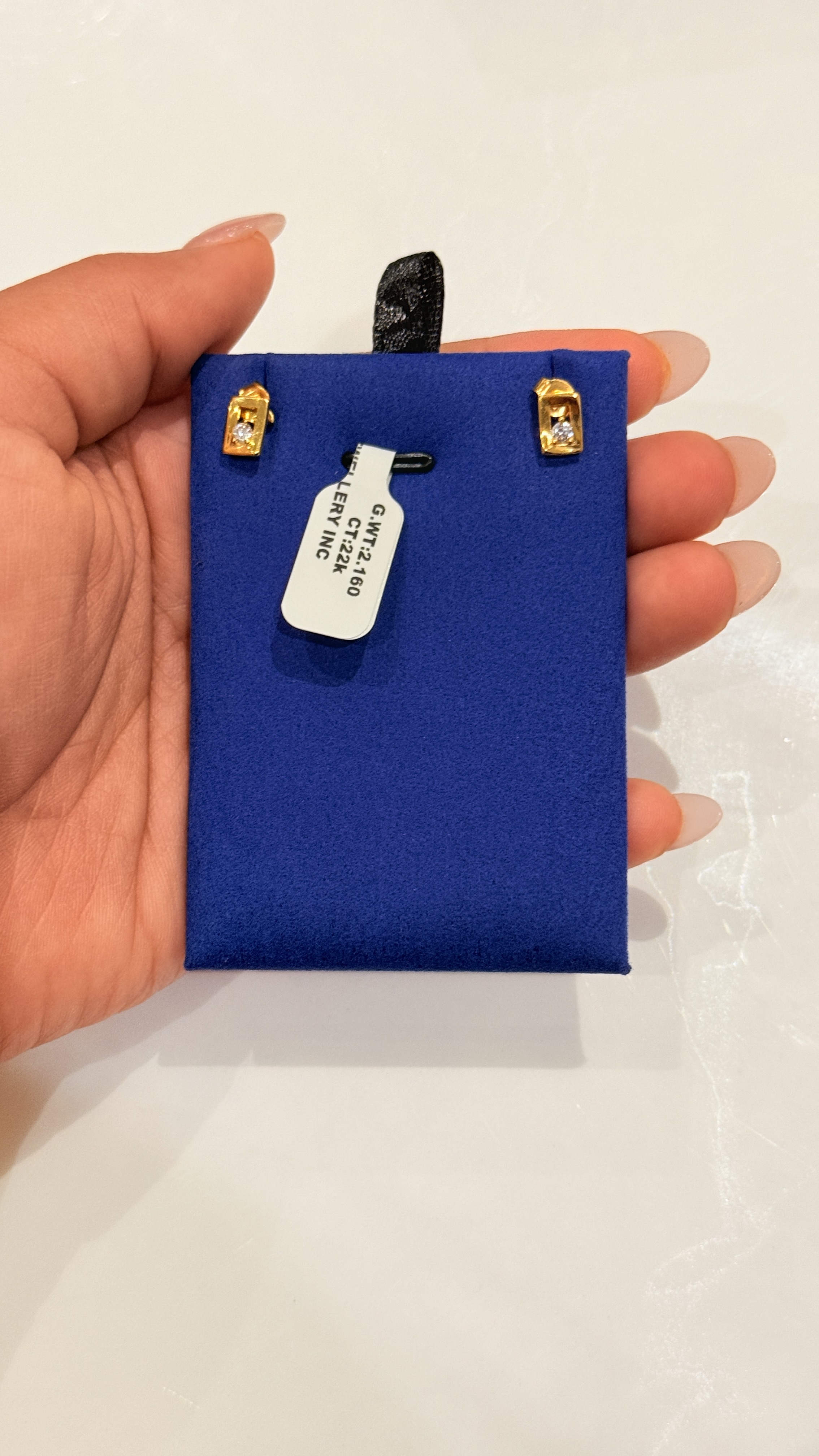 22k gold studs 2.160g