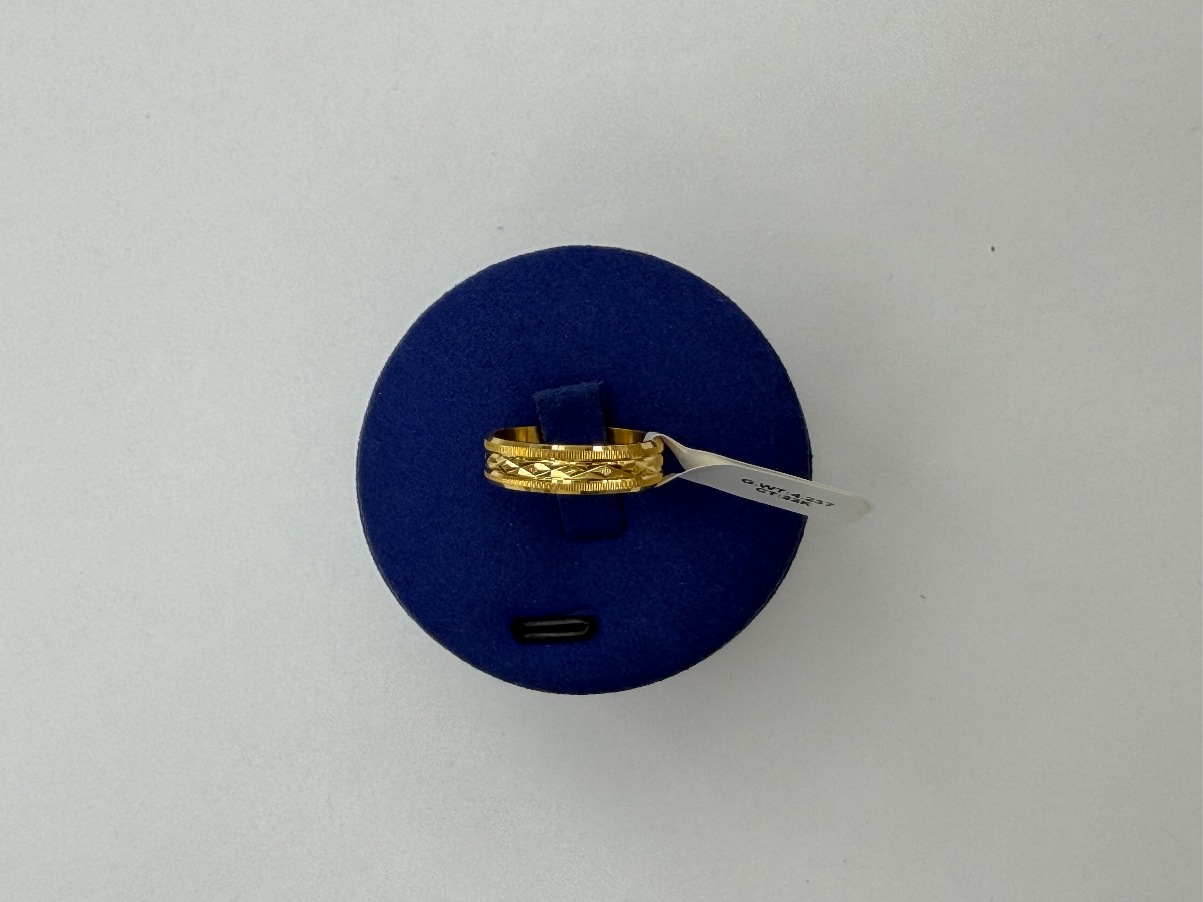 https://www.akirajewellery.com/product/Band%20%204.41