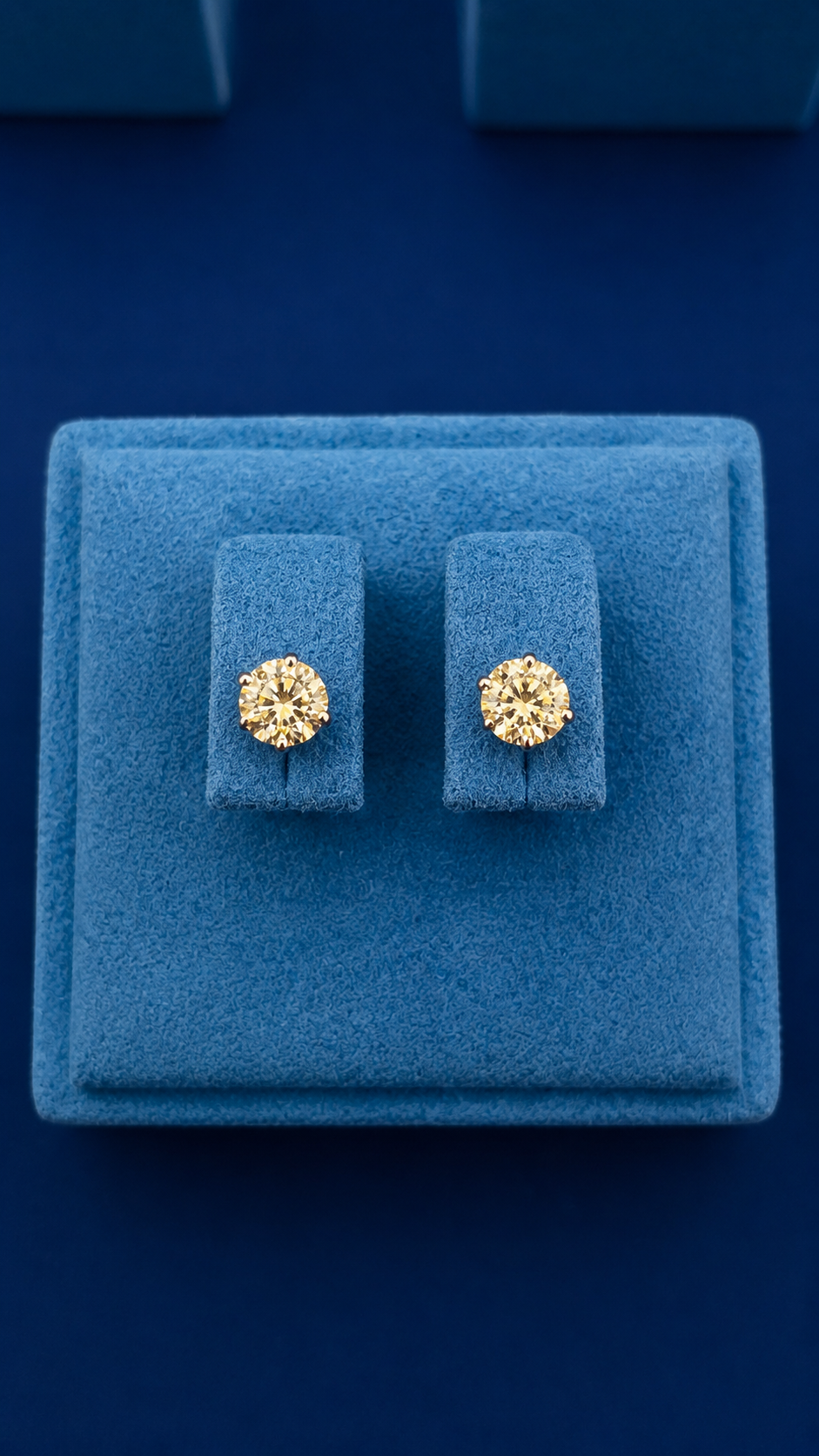 https://www.akirajewellery.com/product/Diamond%20Studs