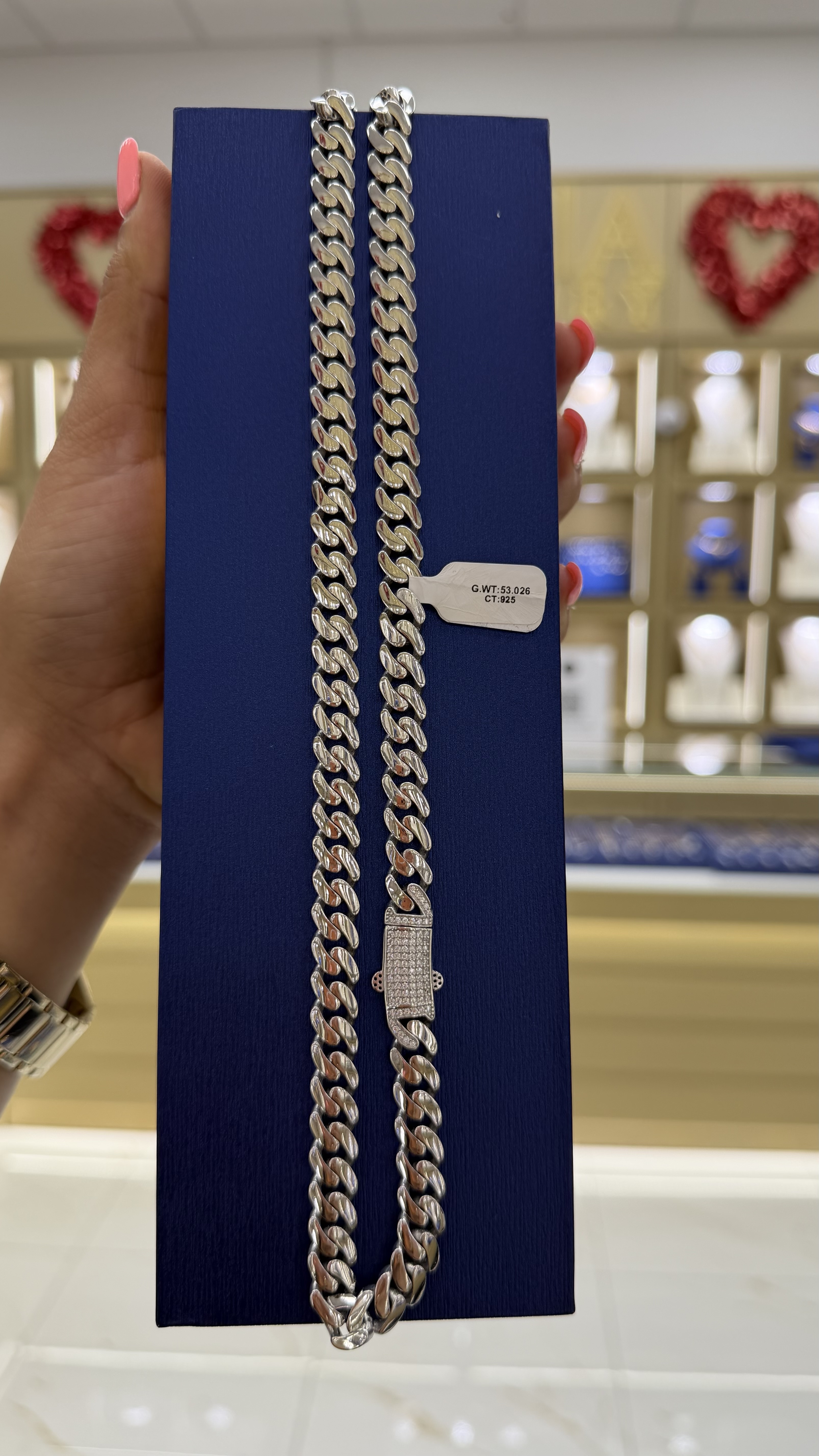 https://www.akirajewellery.com/product/MEN%20ICEOUT%20SILVER%20CHAIN%2053.026