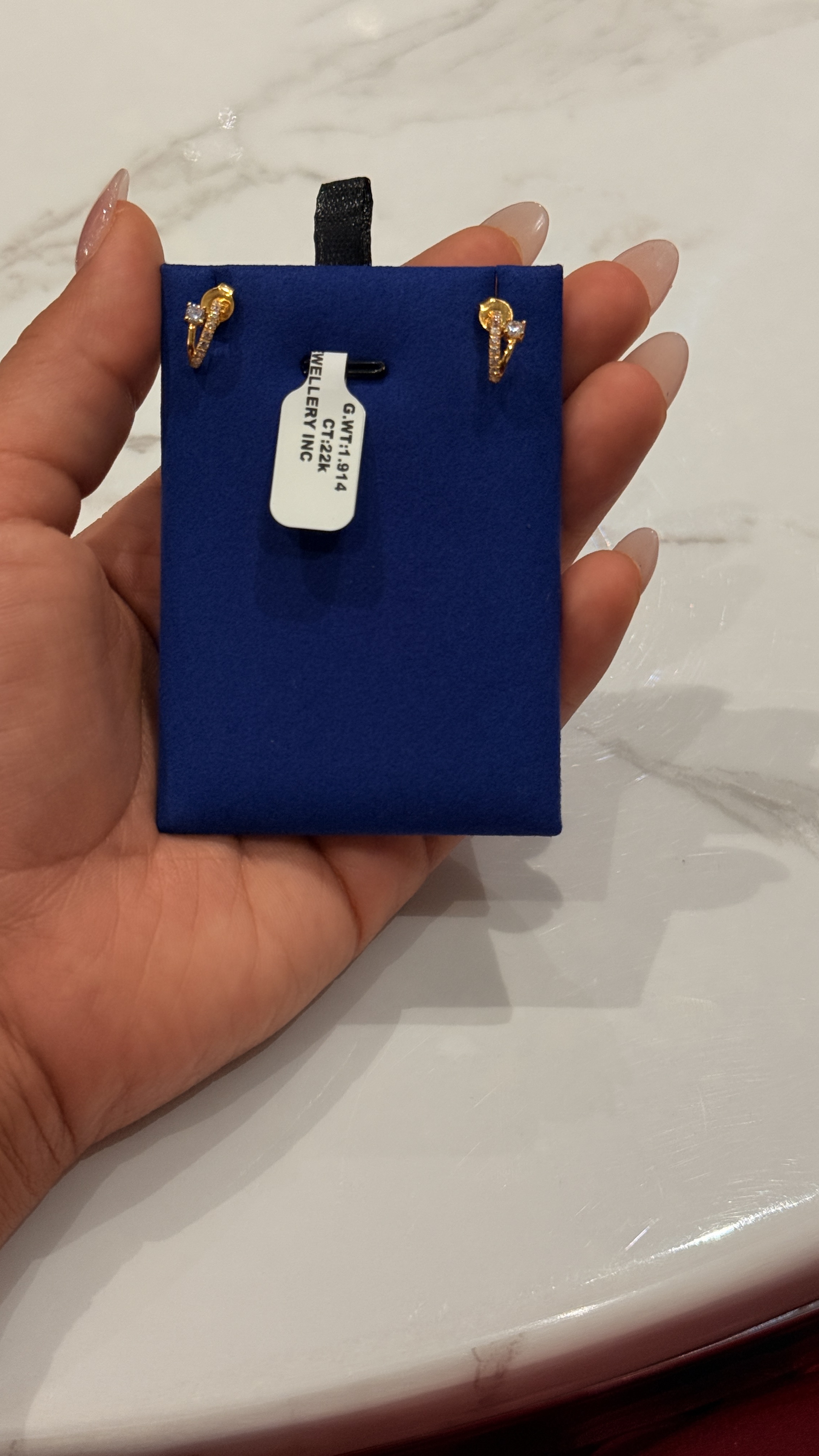 22k gold studs 1.914 g