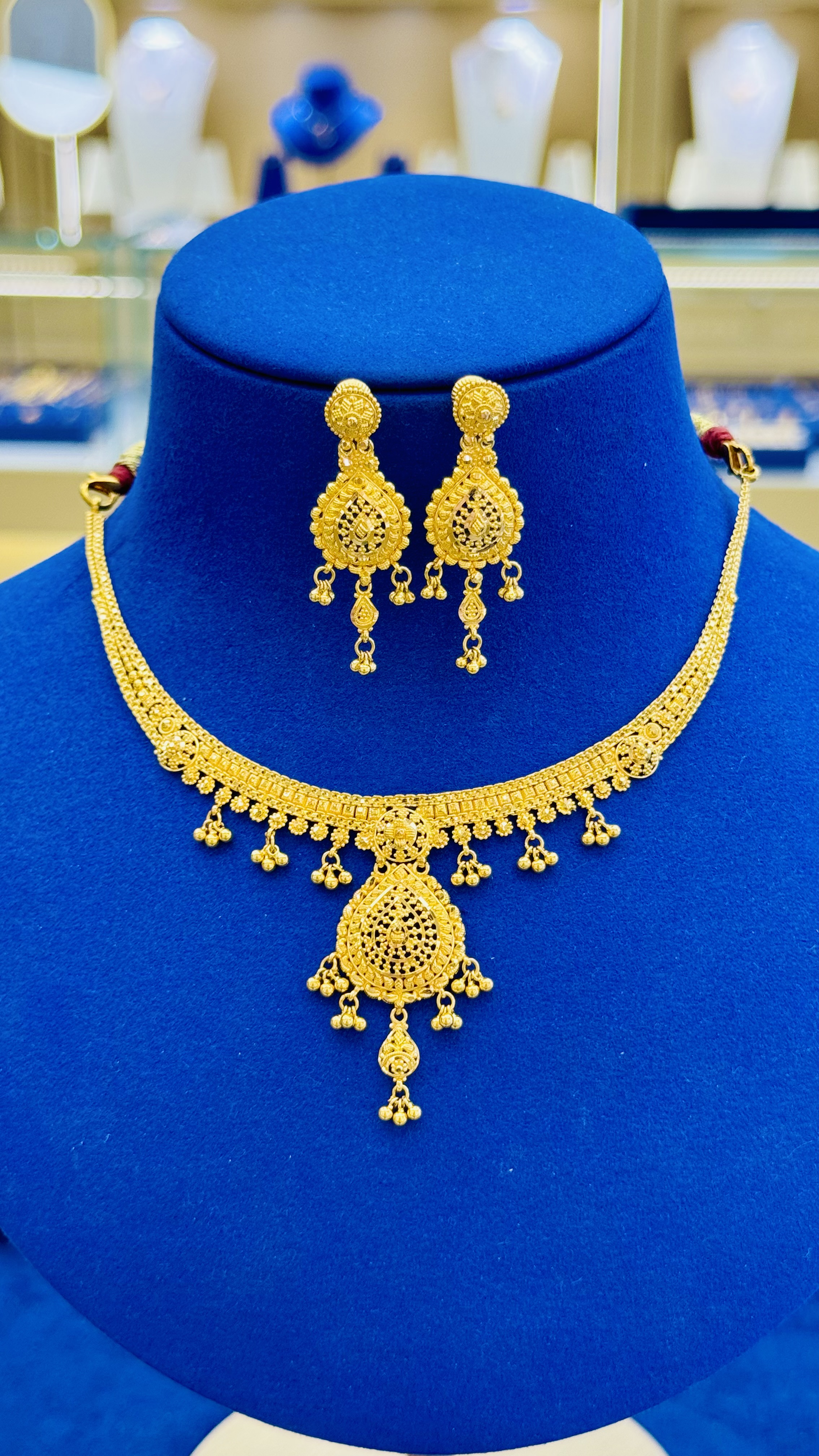 Women necklace 25.32g