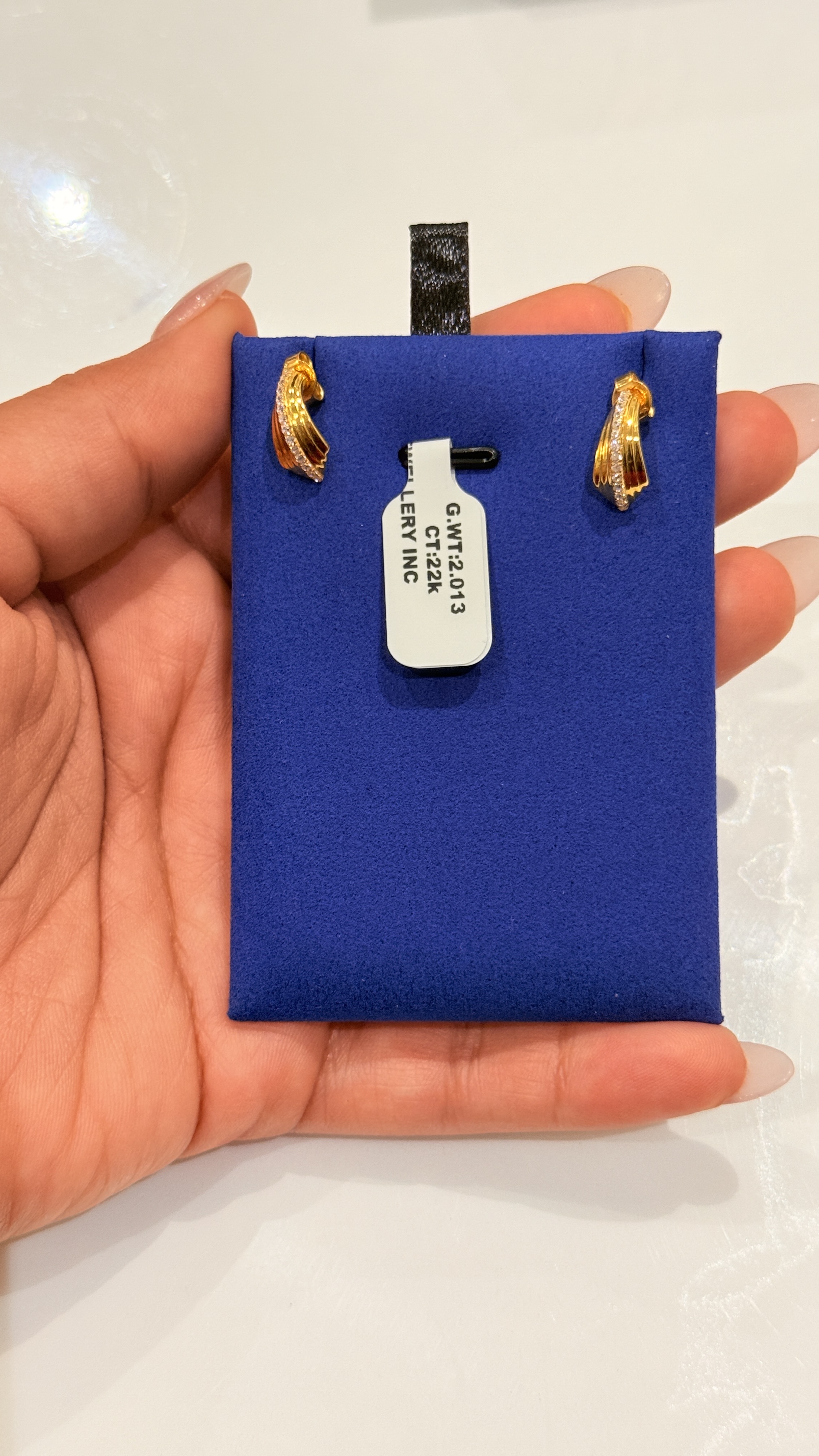 22k gold studs 2.013 g