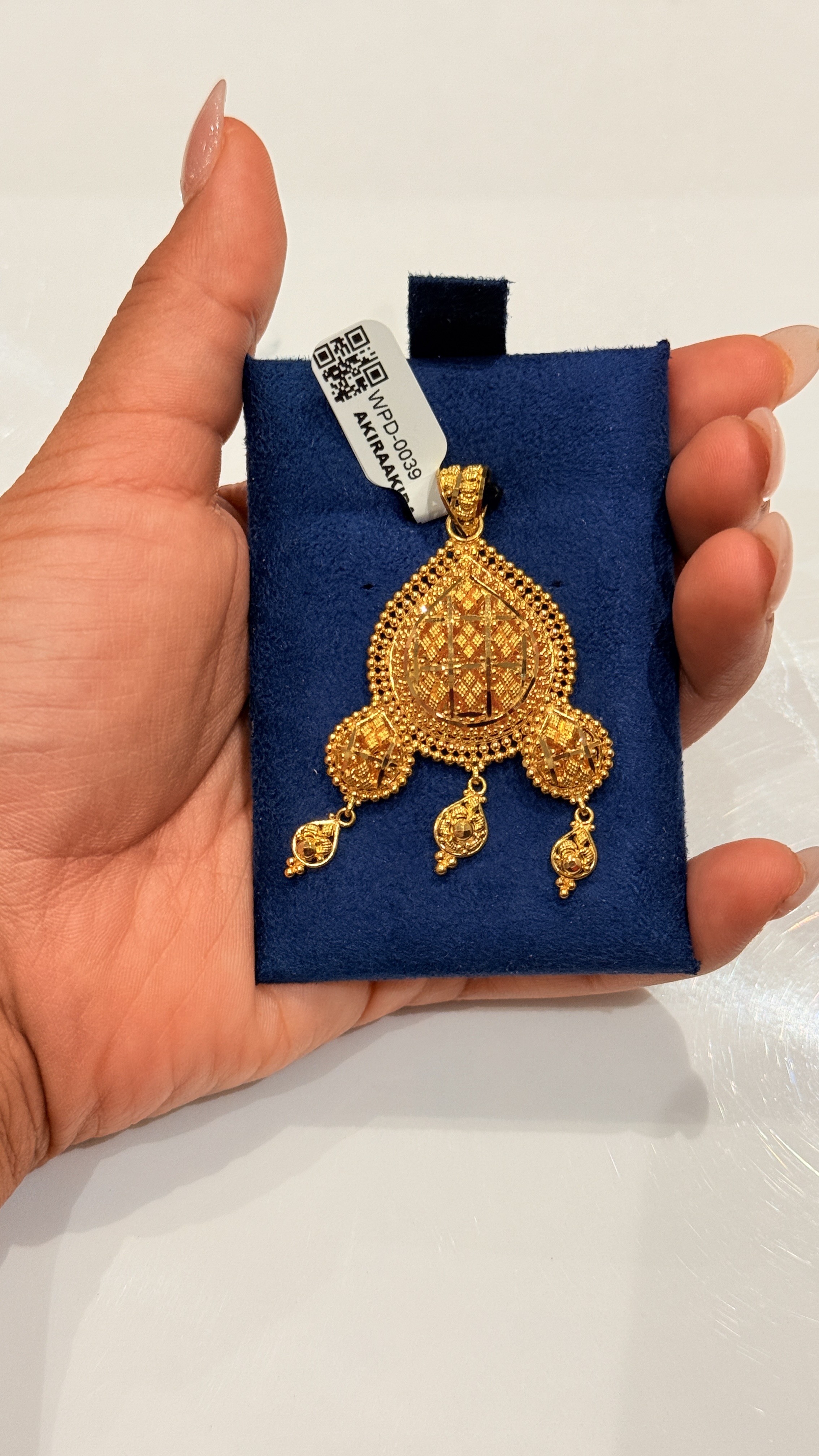22k gold  pendant set 11.006 g