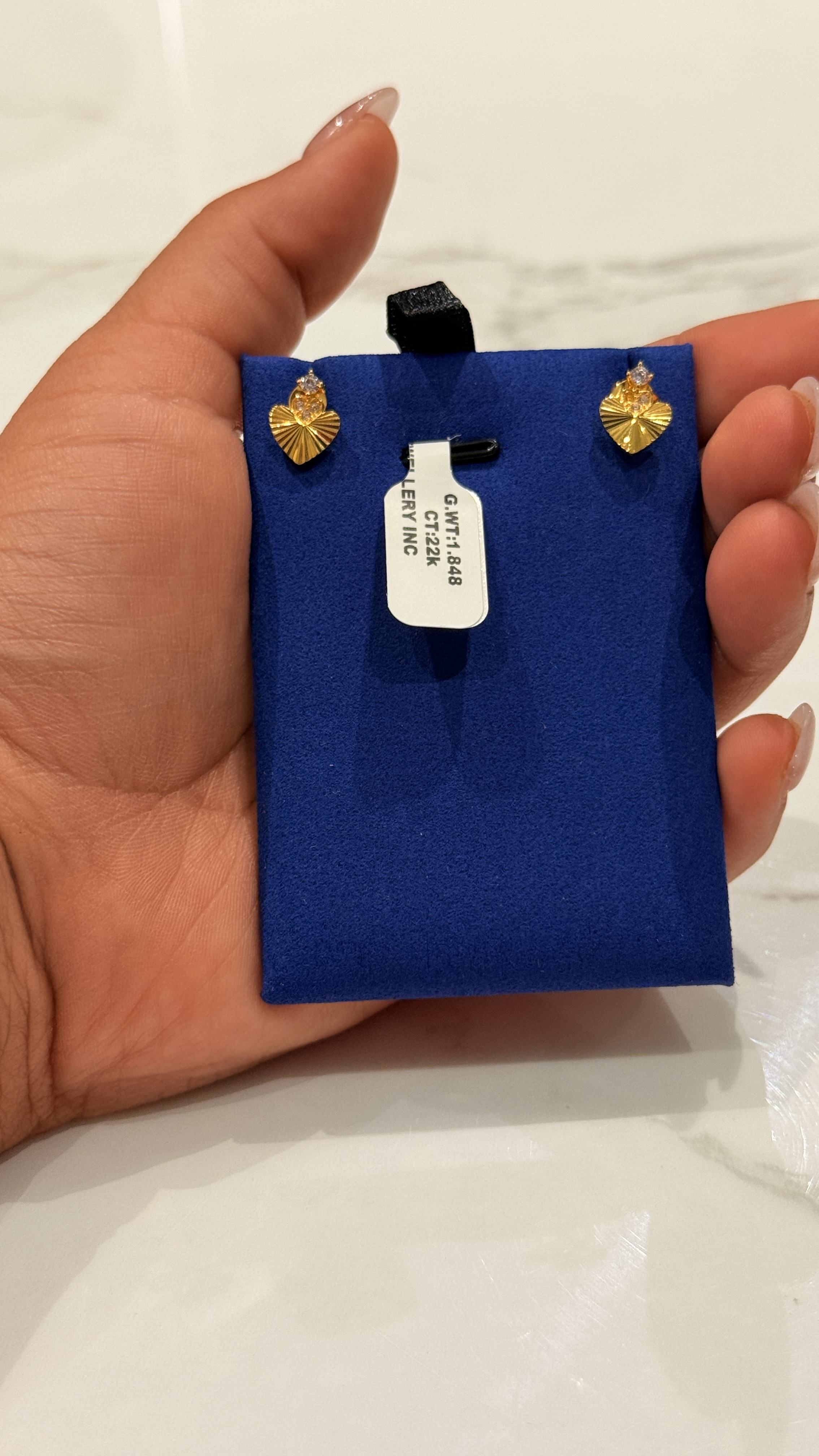 22k gold studs 1.848 g