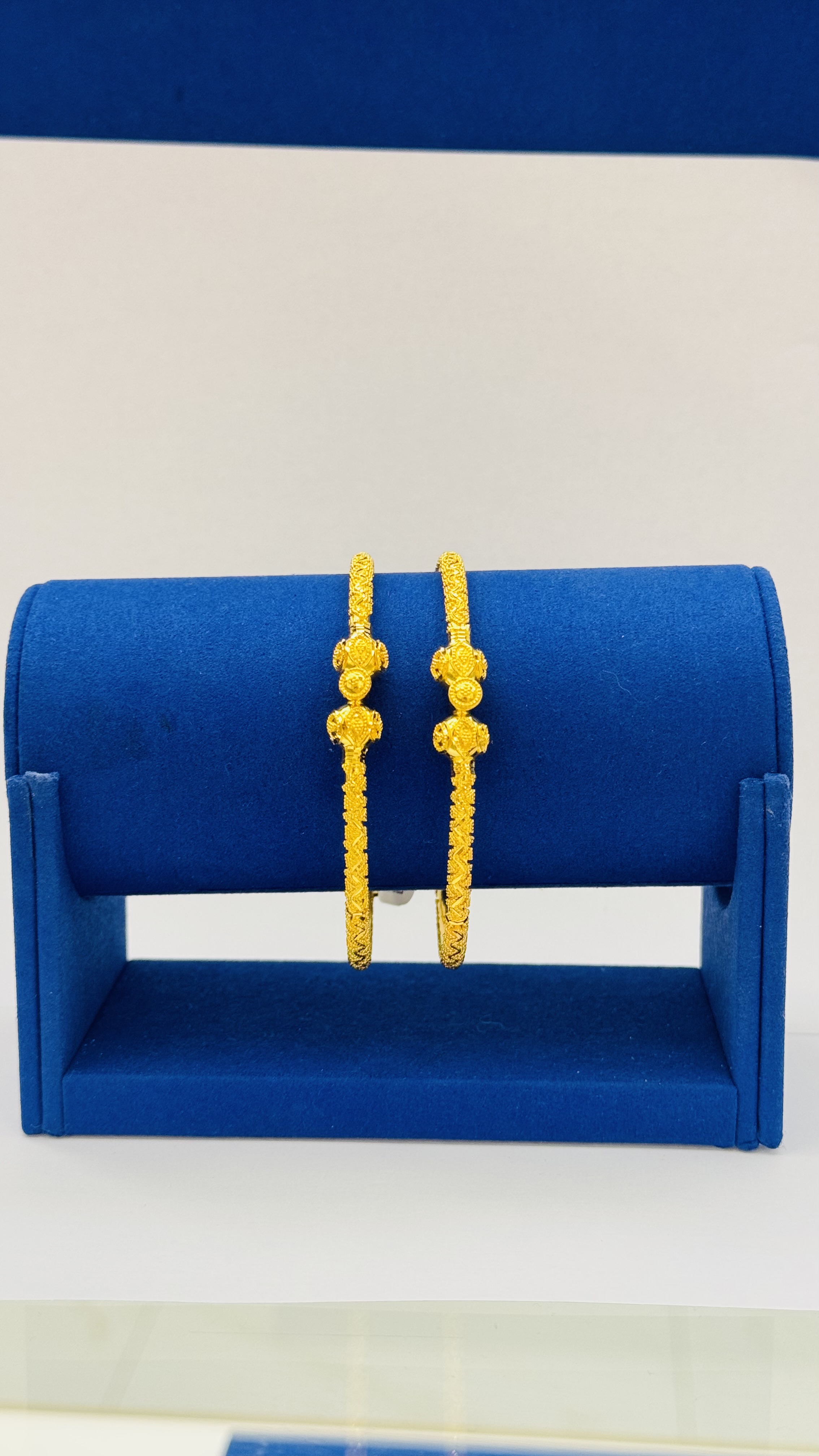 Women Bangles 22.19g