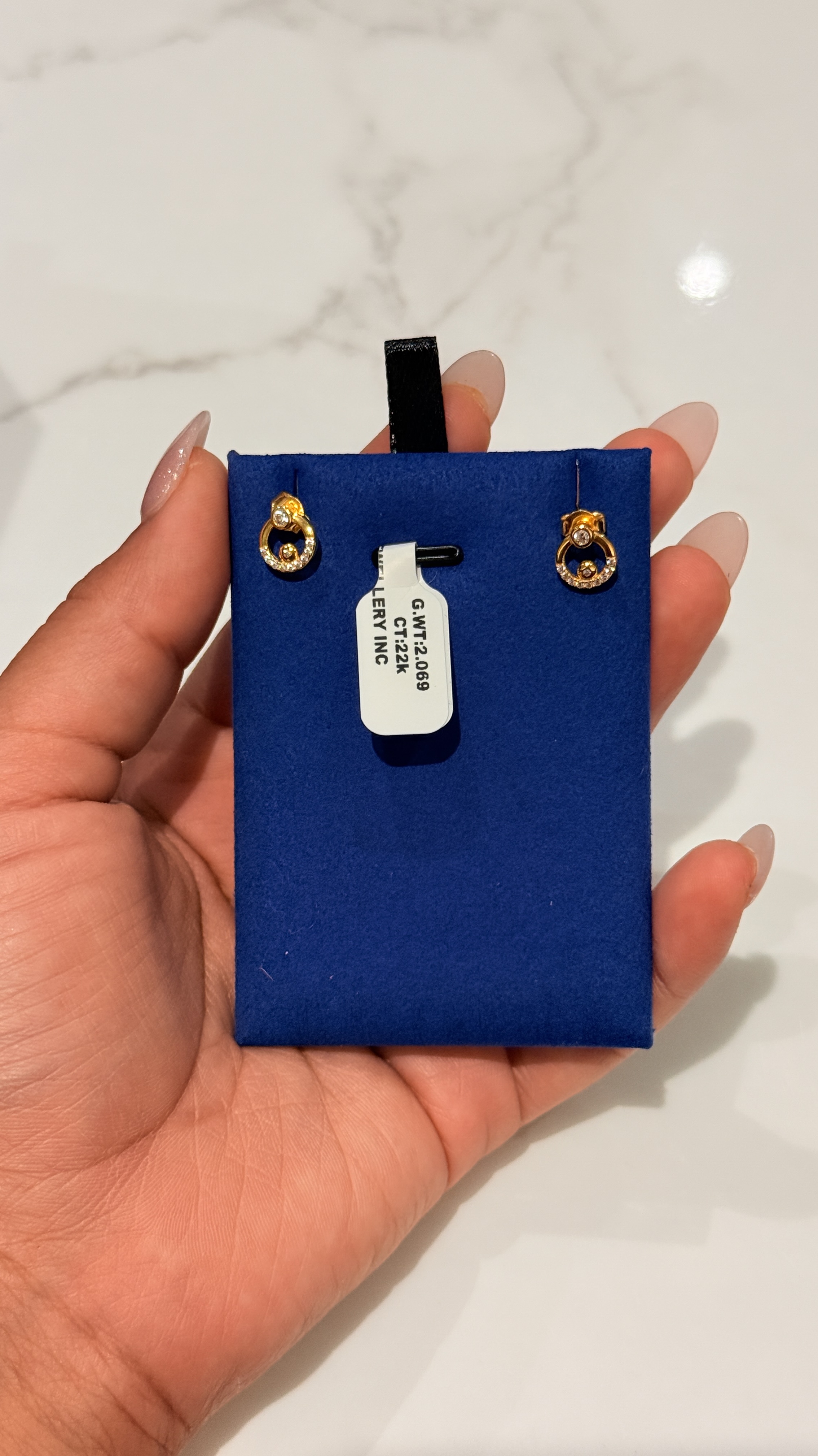 22k gold studs 2.069 g