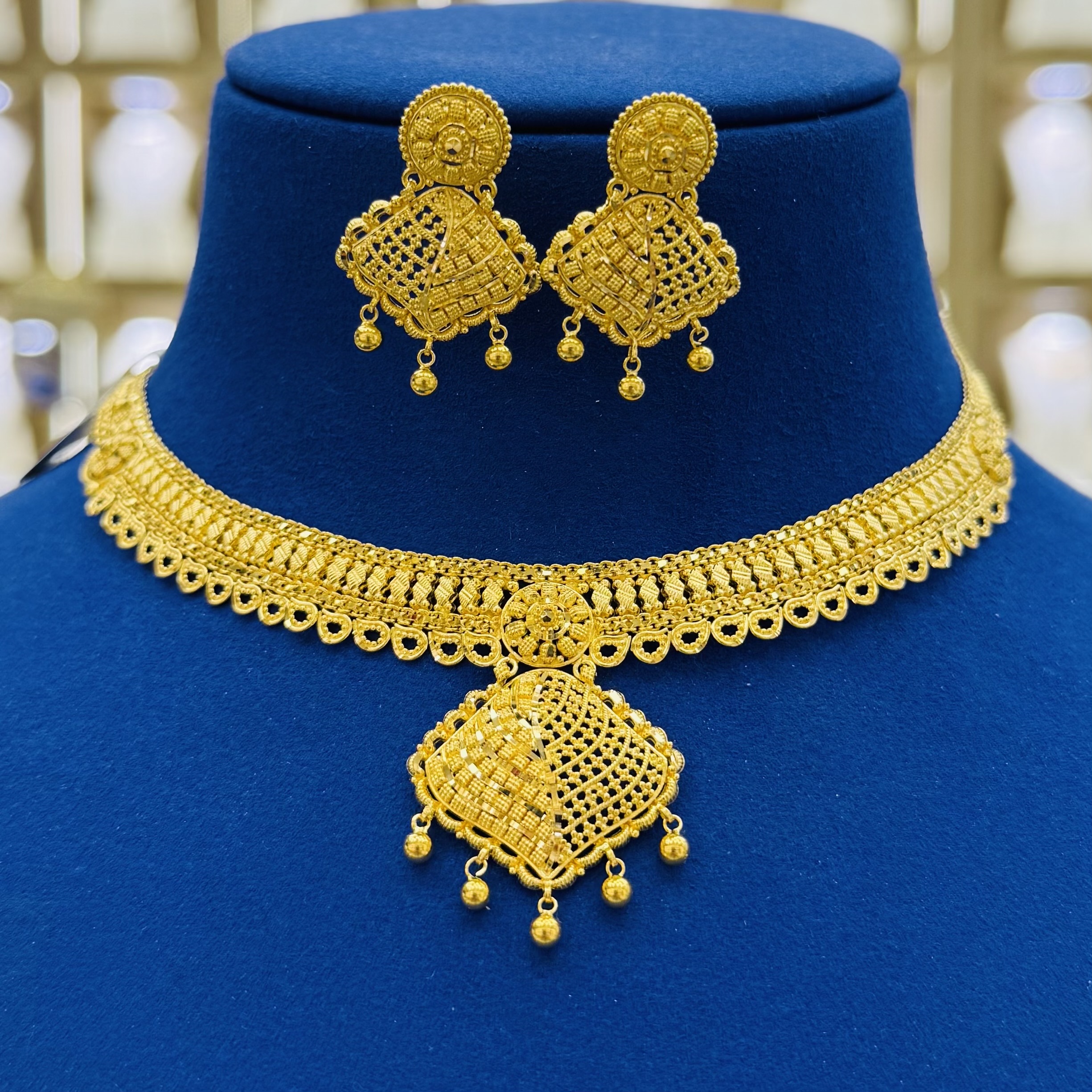 Women Necklace 26.87g