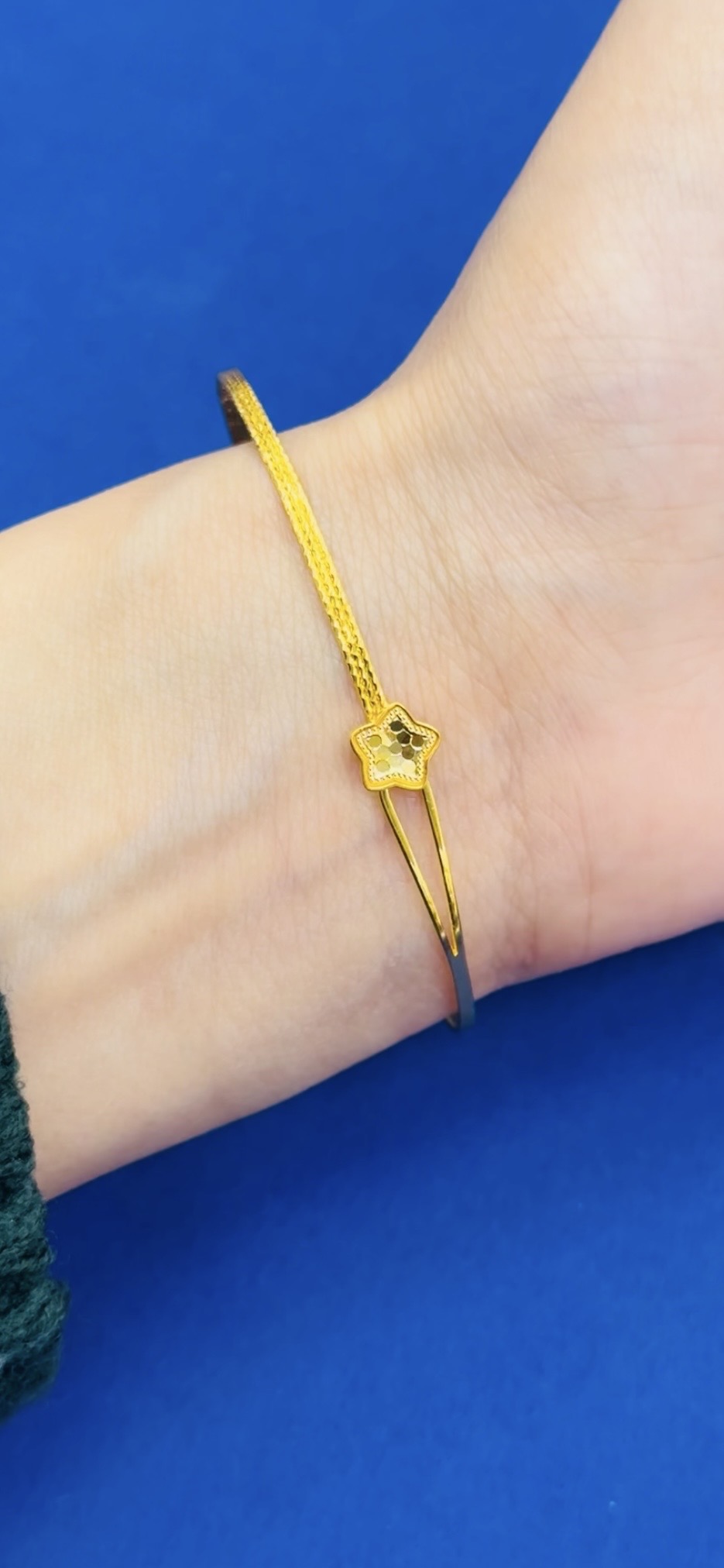Women bracelet 3.99