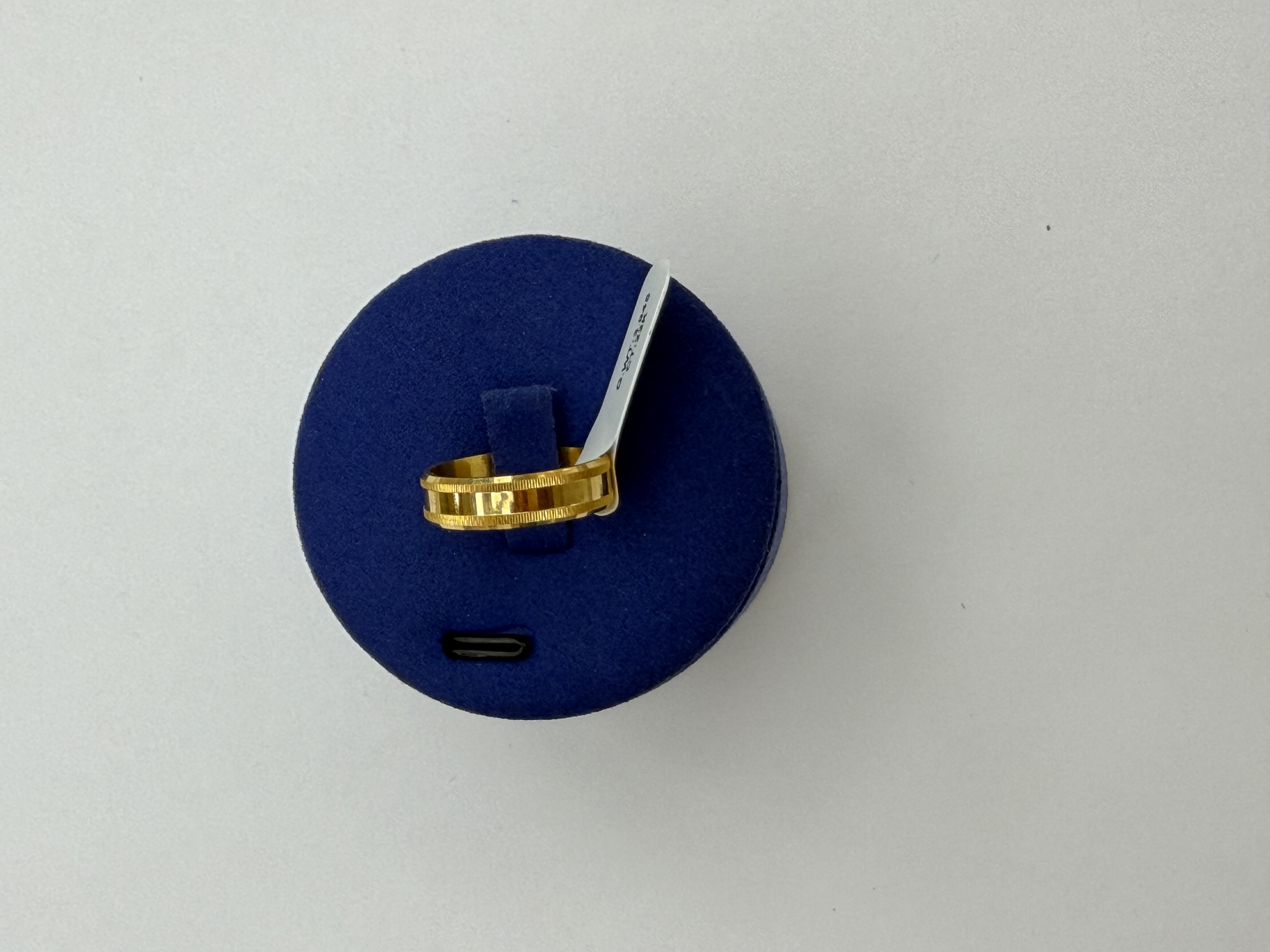 https://www.akirajewellery.com/product/Band%205.21