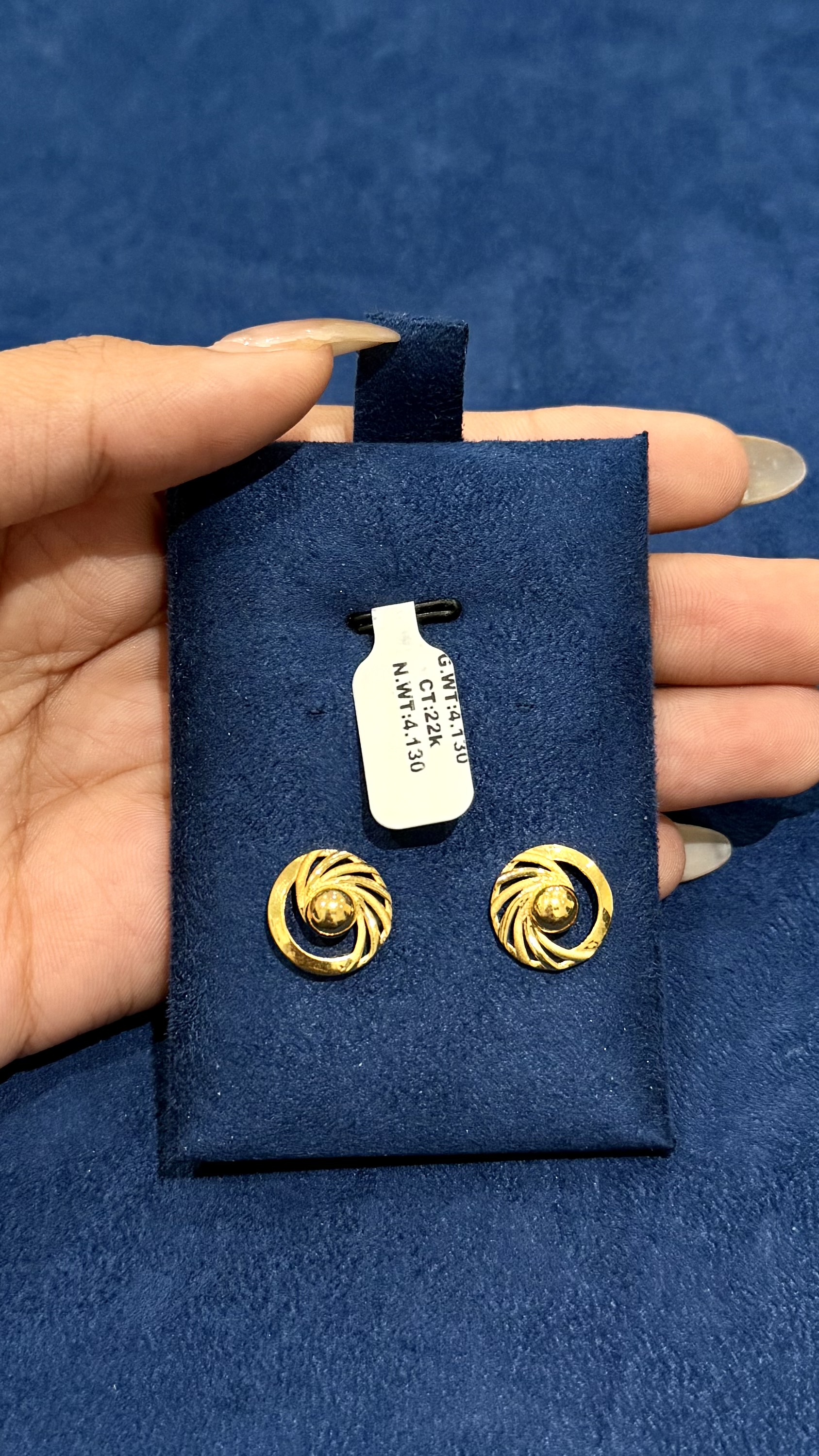 CIRCLE GOLD WOMEN EARRING
