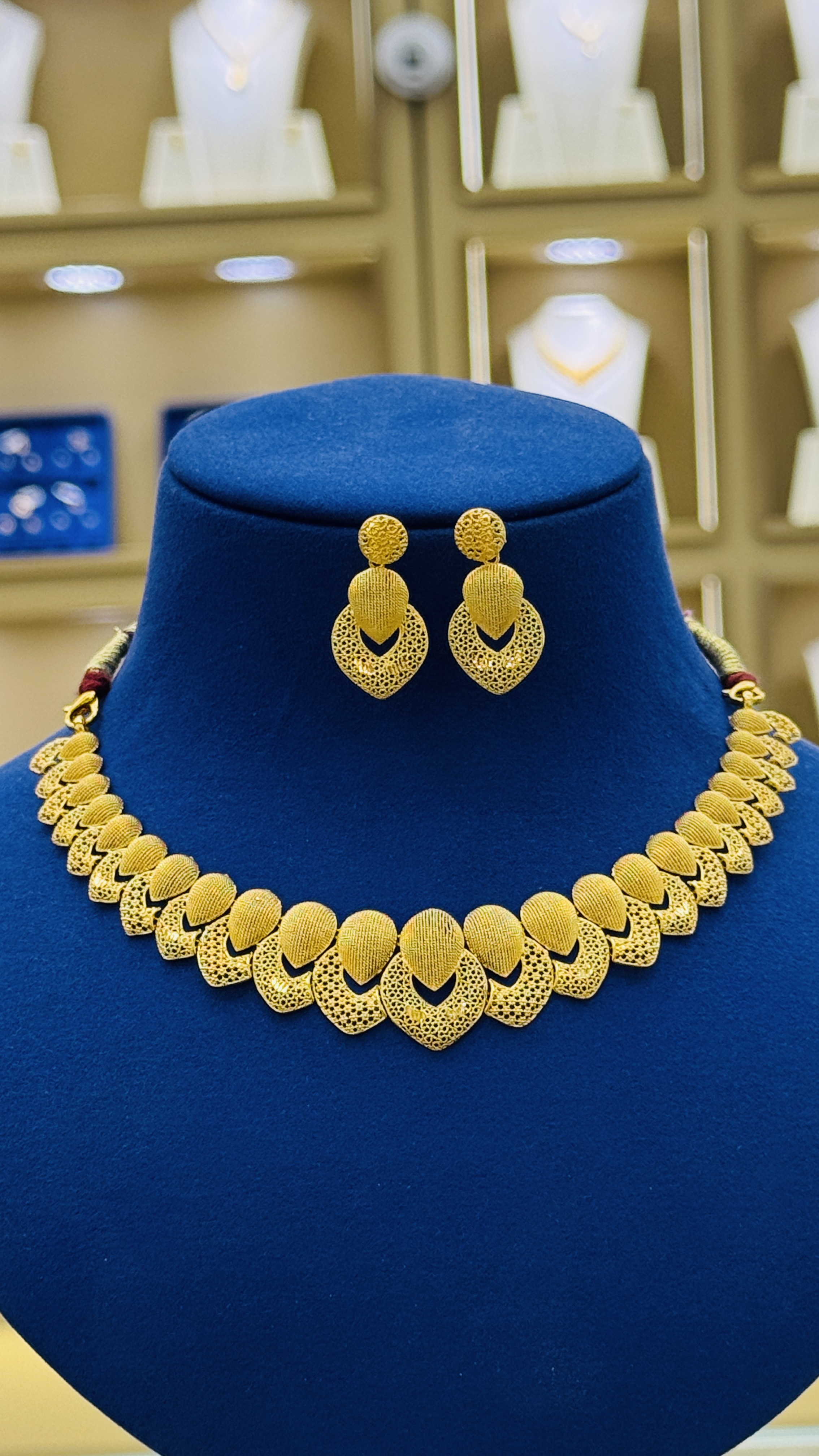 Women Necklace 26.13g