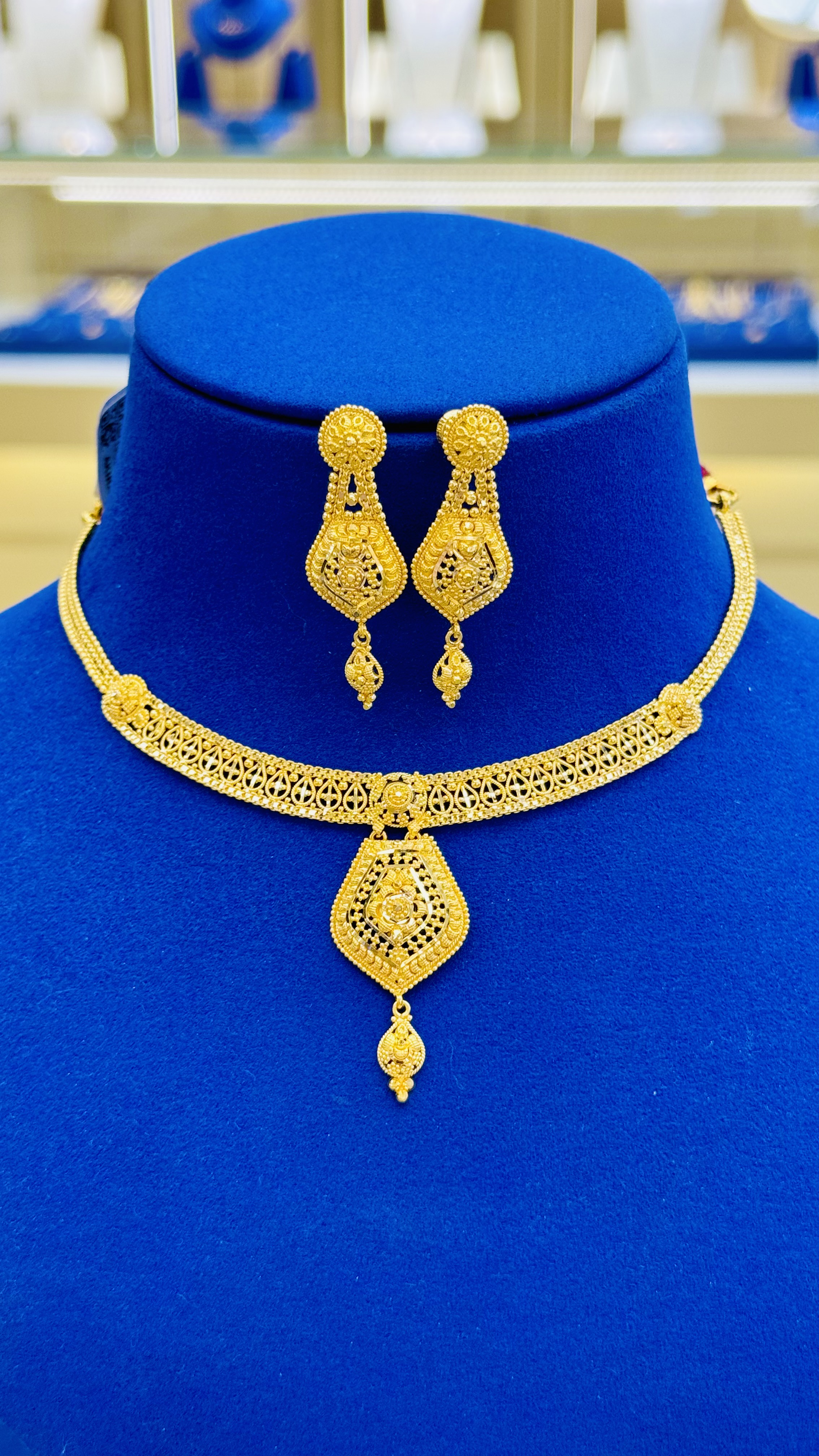 Women necklace 23.17g