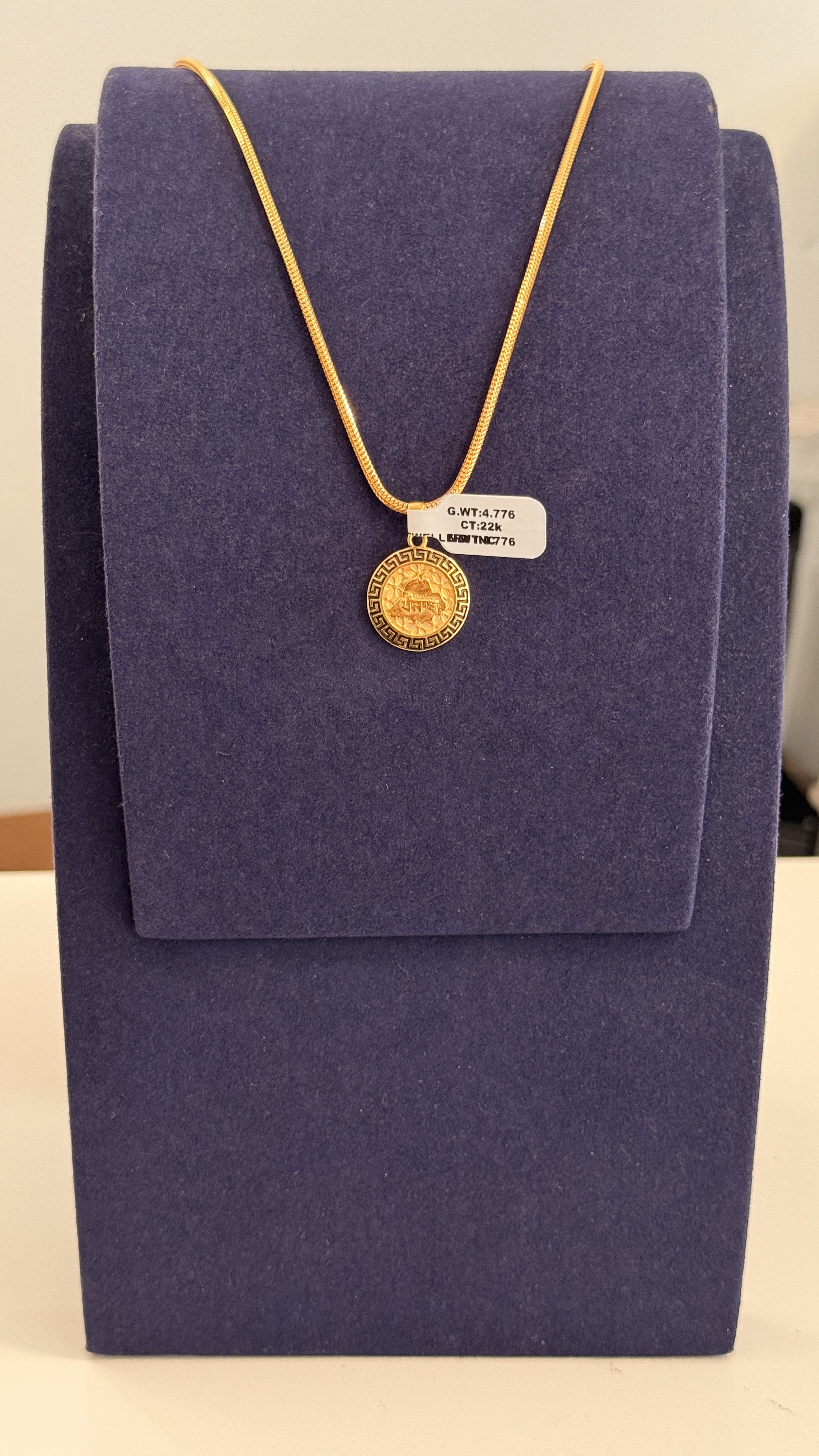 22k gold pendant 4.776 g
