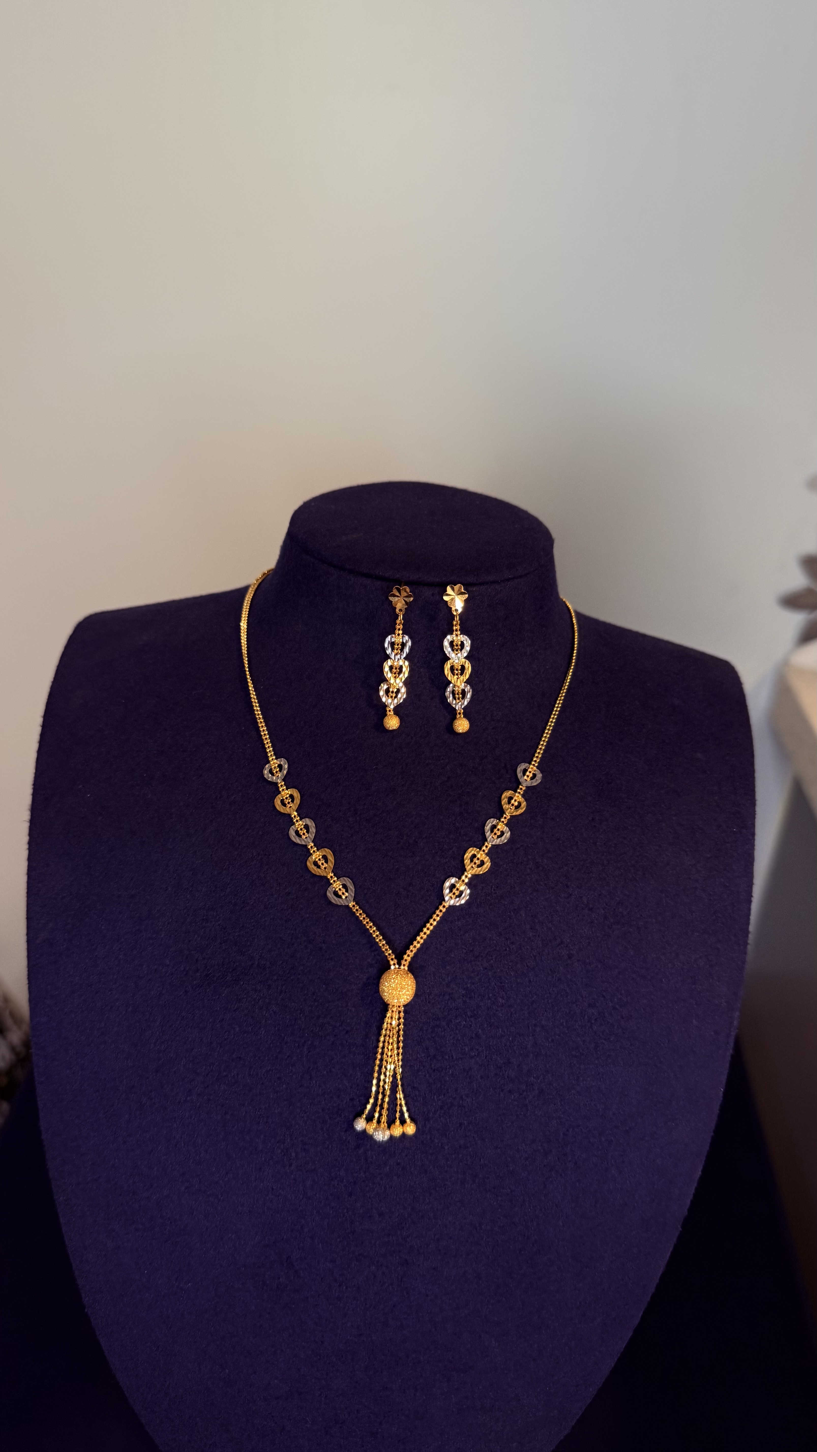 HEART DESIGN WOMEN NECKLACE GOLD