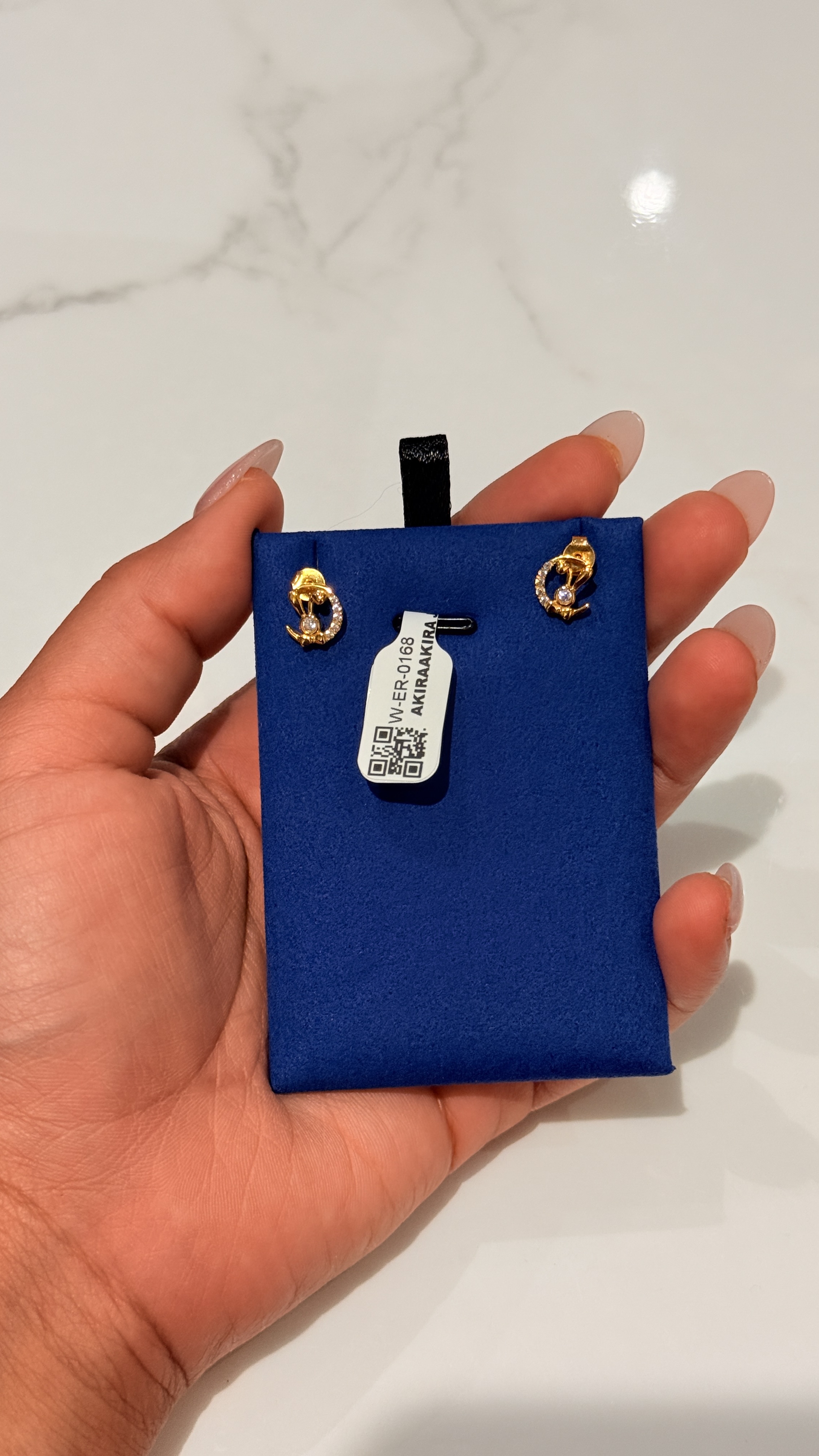 22k gold studs 2.059 g