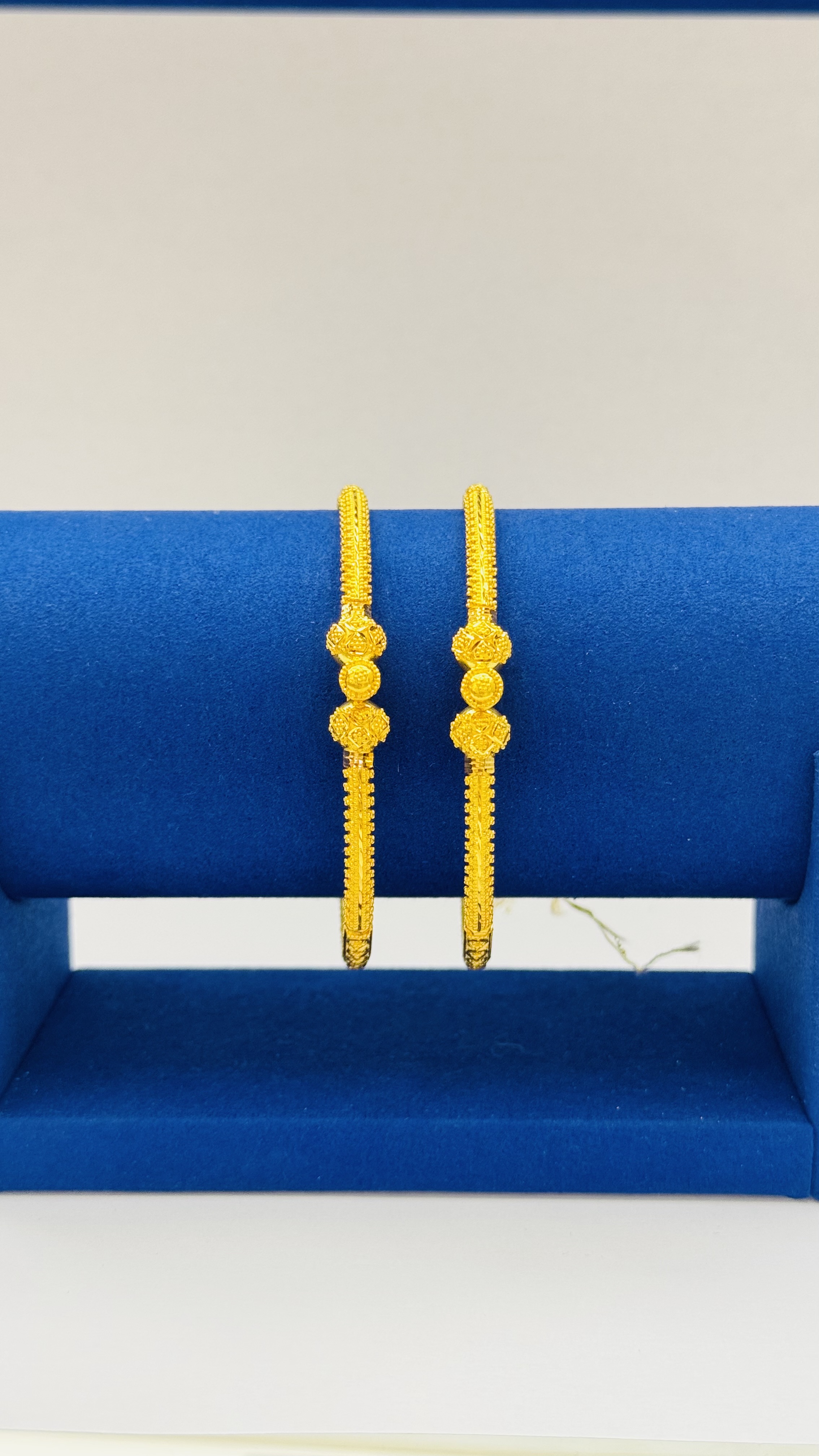 Women Bangles. 22.01g