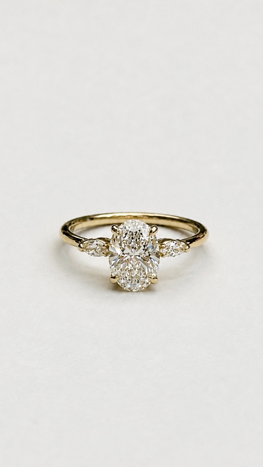 Oval brilliant Diamond Ring