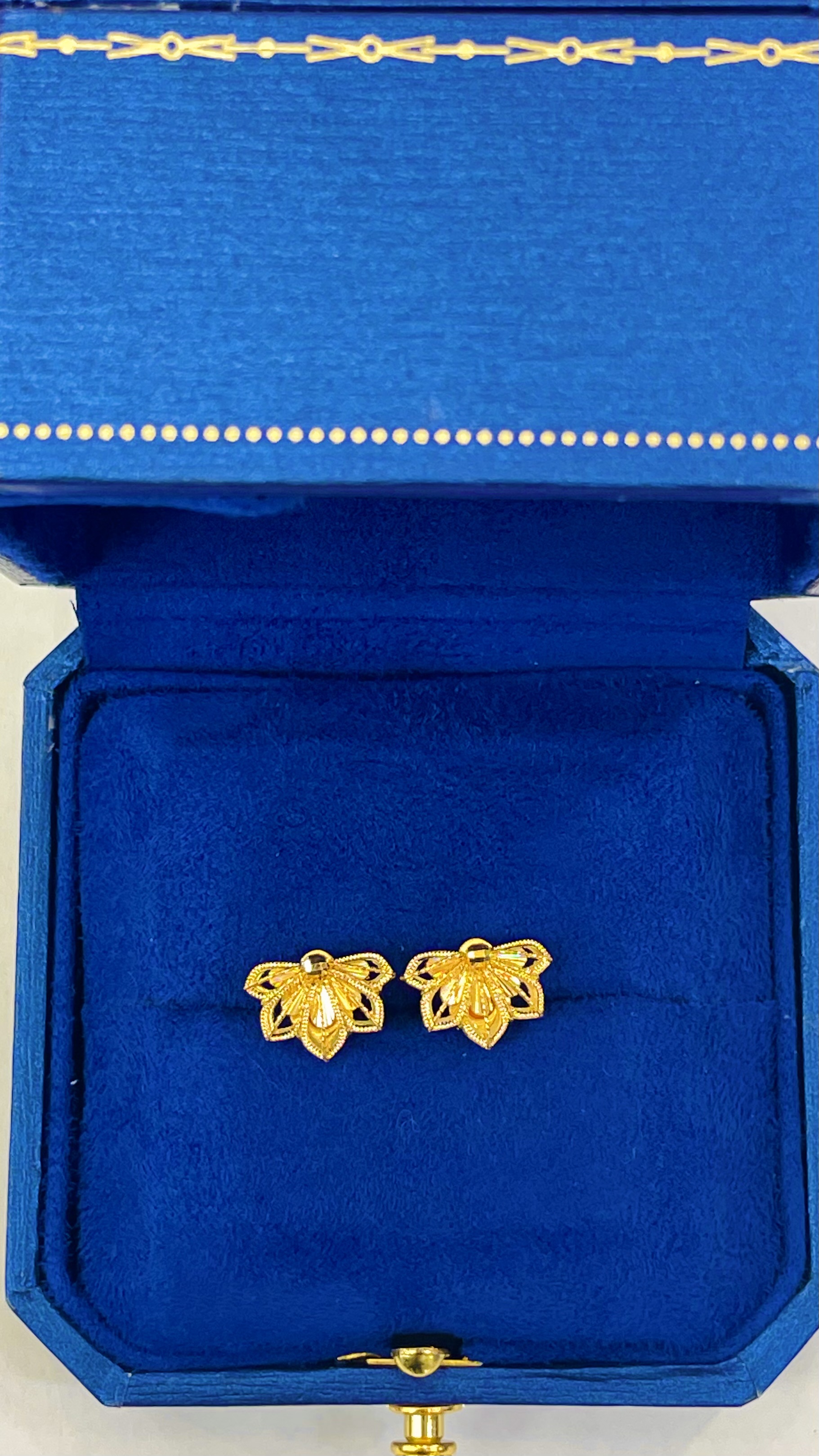 Women Studs 3.12g