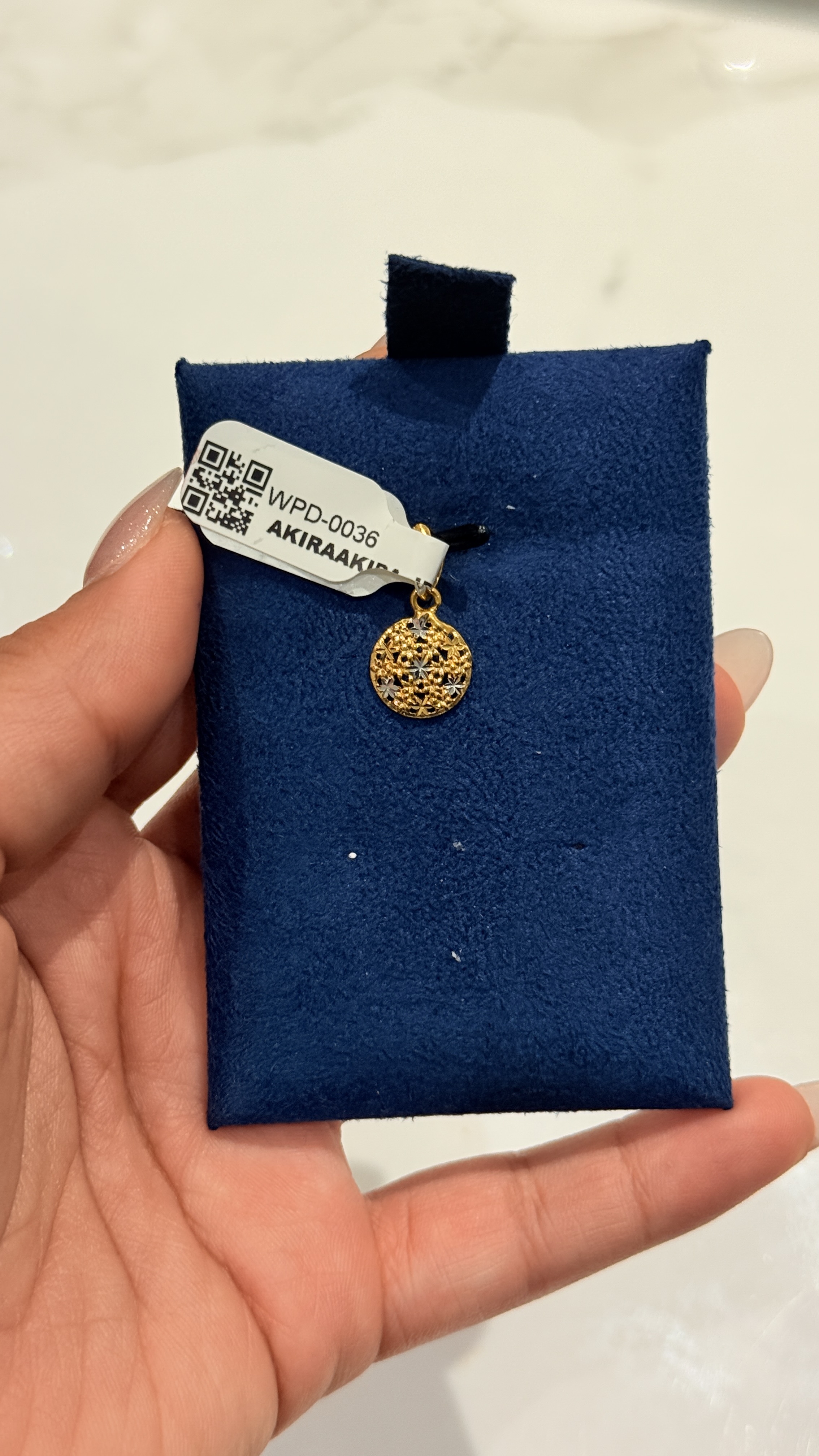 https://www.akirajewellery.com/product/22%20k%20gold%20pendant%20.866%20g