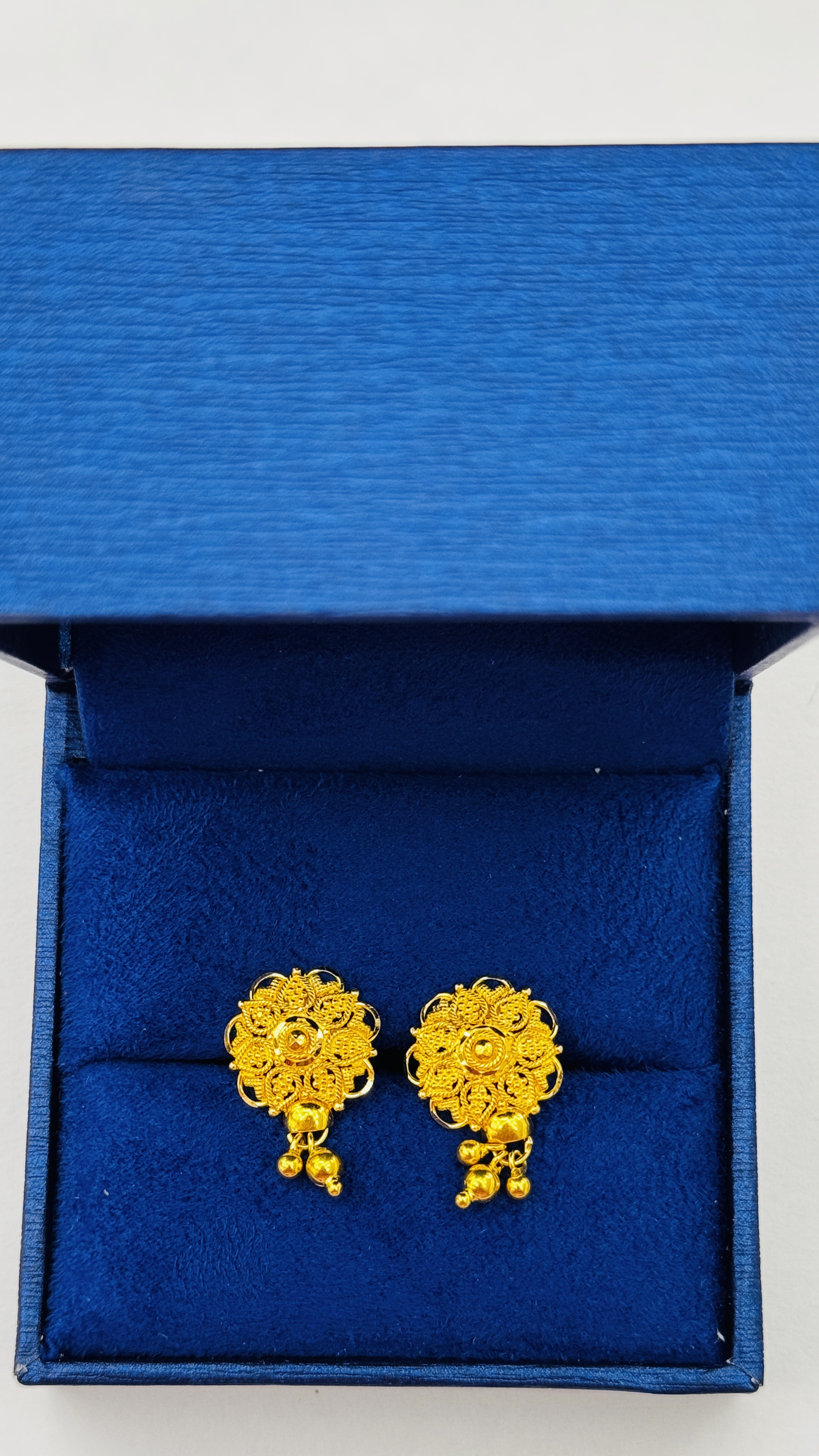 Women Stud 3.76g