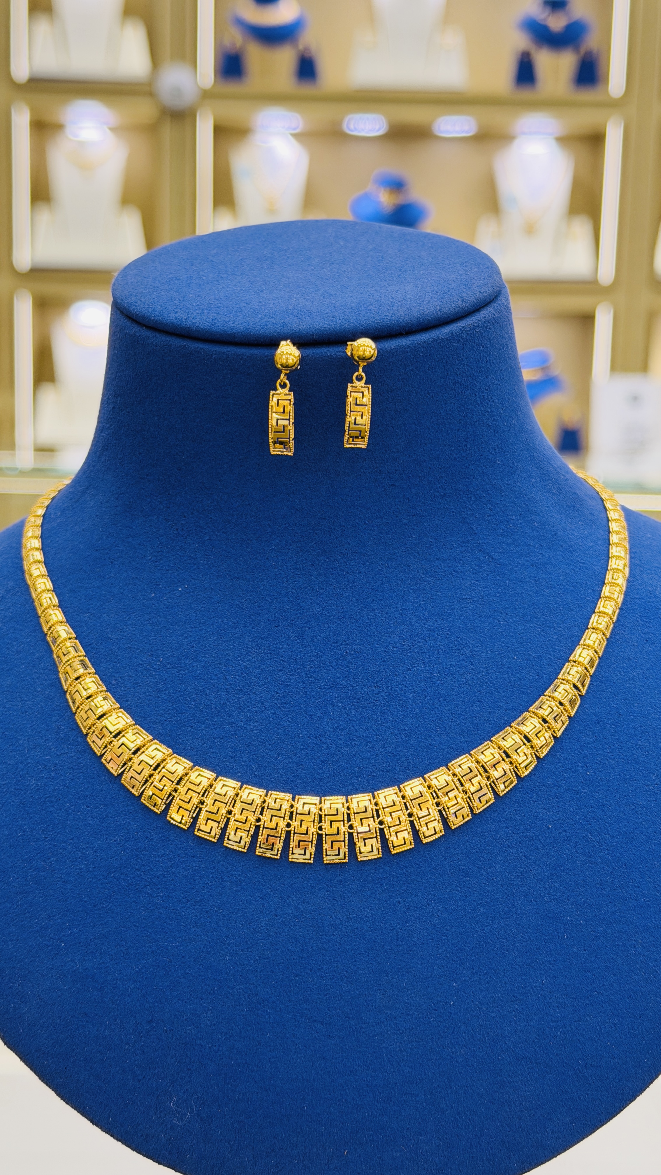 Women necklace 18.15
