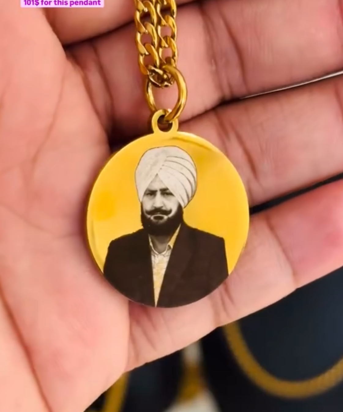 Circle shape photo pendant