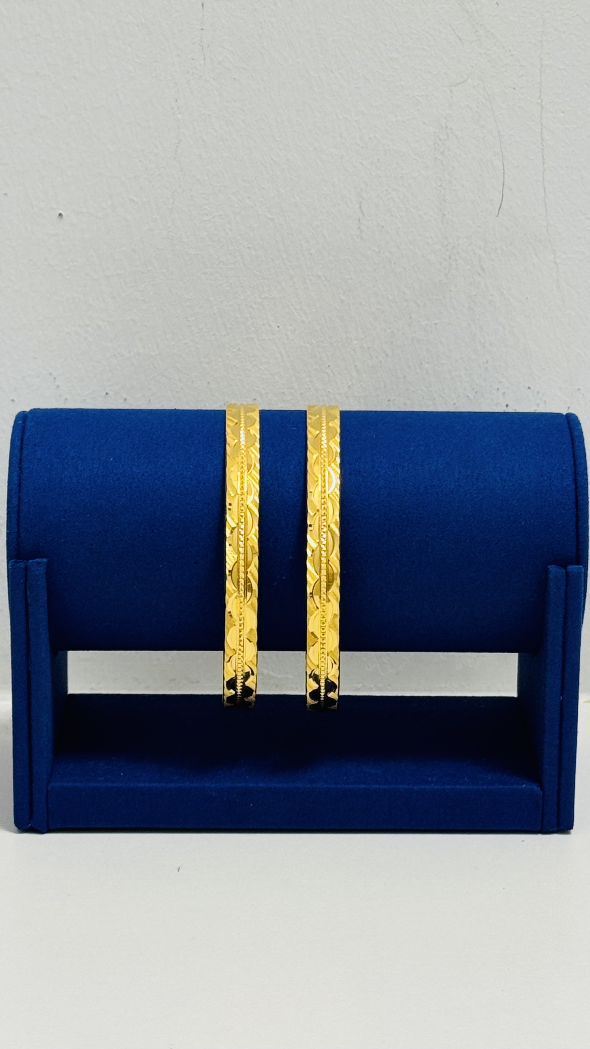 Women bangles 34.37g